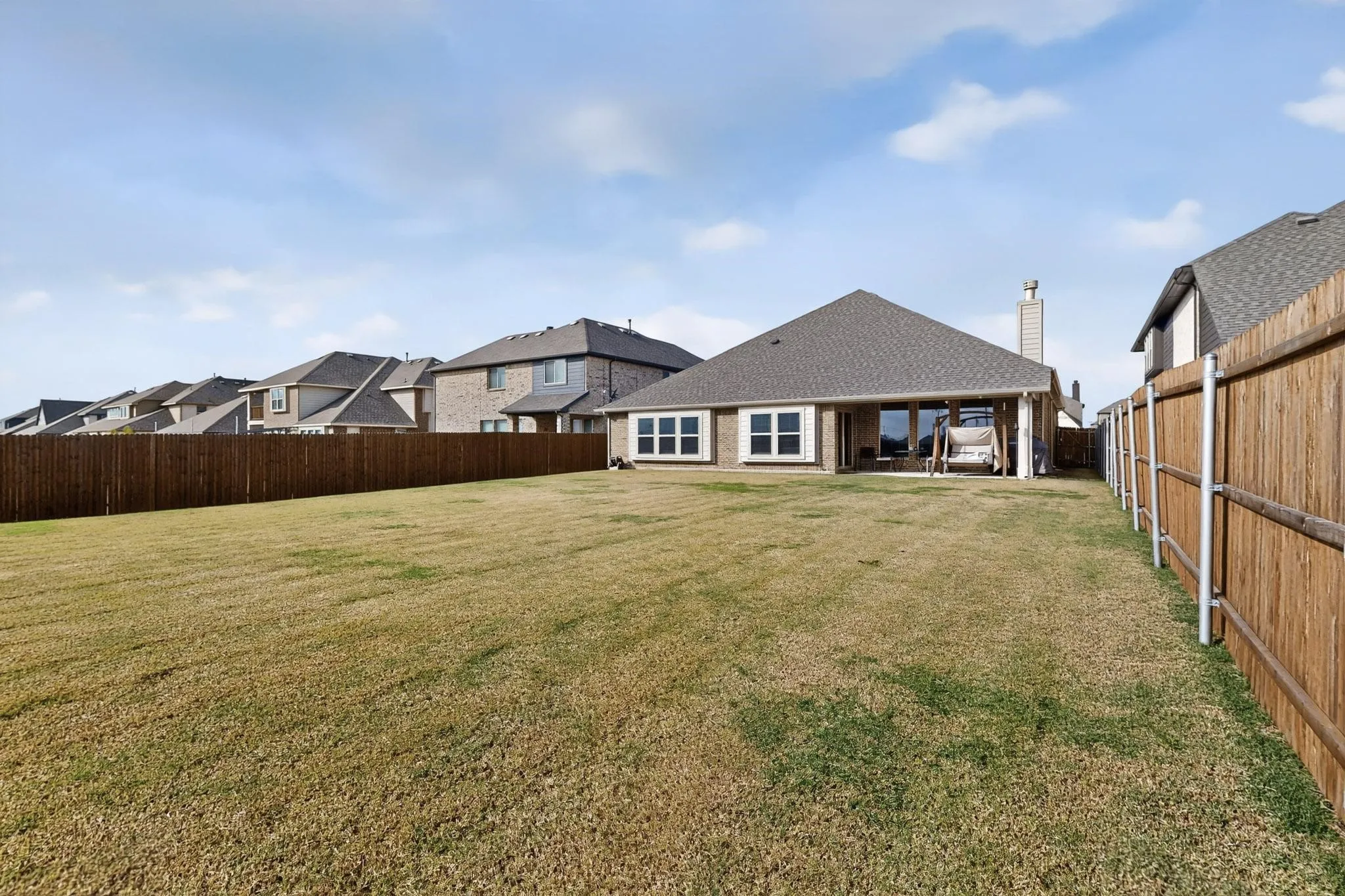 Single Family Residence For Sale in Denton County , 205 Lakewood Lane, Ponder, Texas 76259, 3 Bedroom, 3 Bathroom, 2 Garage spaces, 2,529 Sqft, built in 2023, Preowned, mls#21149670, Real Estate Agent in Ponder, Homes For Sale in Denton county, Homes For Sale in Ponder, Realtor in Ponder Texas, Real Estate Brokerage Independent Realty Texas, Luminita Cordes Realtor