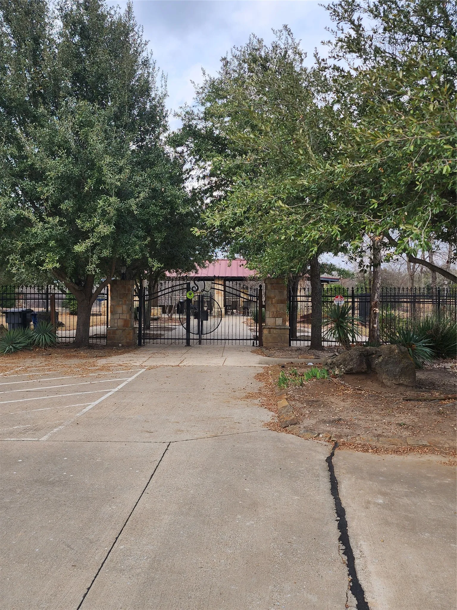 Unimproved Land For Sale in Kaufman County , 2099 Parkview Drive, Wills Point, Texas 75169, 0, 0, Garage spaces, 0 Sqft, built in 0, mls#21149697, Real Estate Agent in Wills Point, Homes For Sale in Kaufman county, Homes For Sale in Wills Point, Realtor in Wills Point Texas, Real Estate Brokerage Independent Realty Texas, Luminita Cordes Realtor