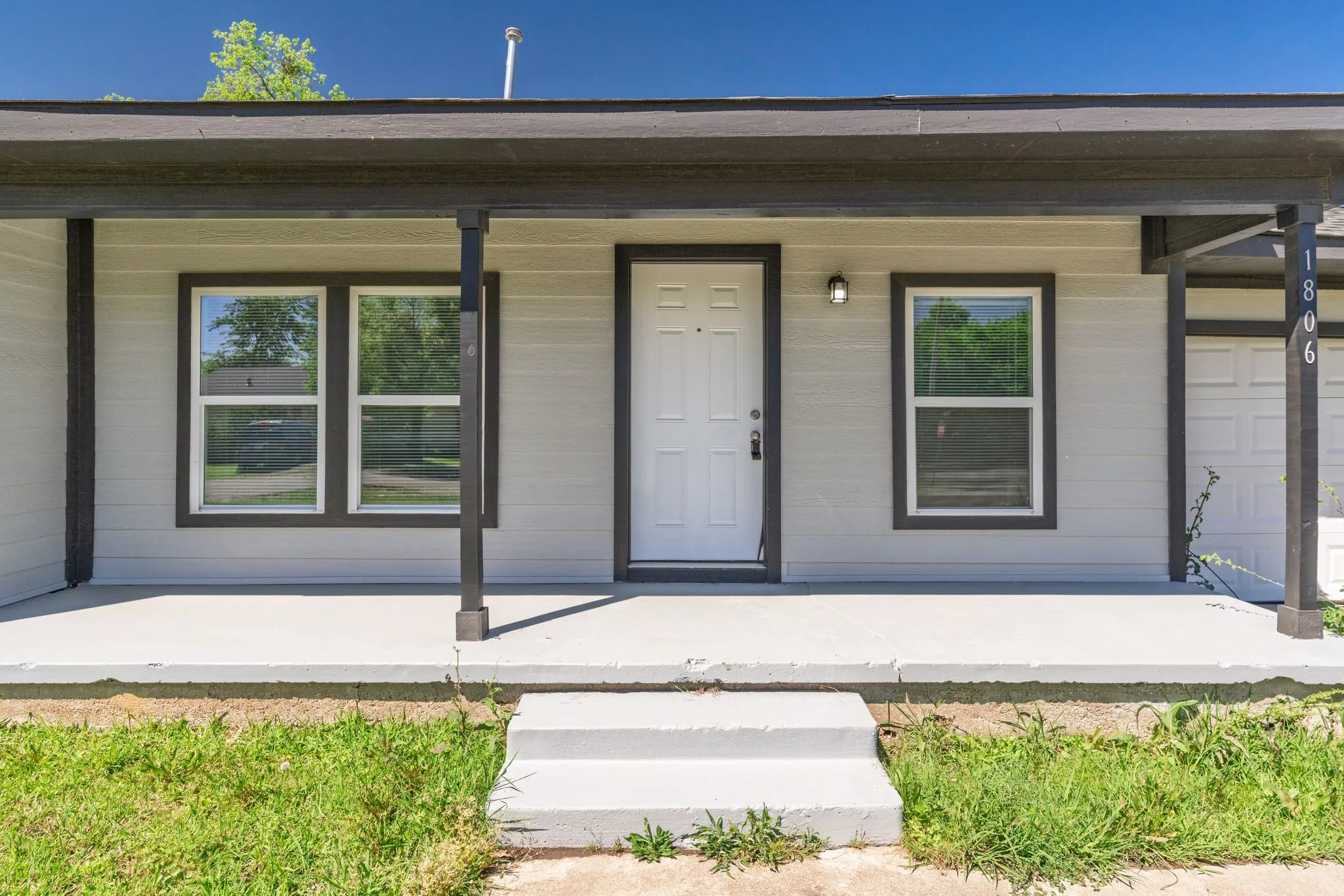 Single Family Residence For Sale in Hunt County , 1806 Wellington Street, Greenville, Texas 75401, 3 Bedroom, 1 Bathroom, 1 Garage spaces, 1,128 Sqft, built in 1940, mls#21149888, Real Estate Agent in Greenville, Homes For Sale in Hunt county, Homes For Sale in Greenville, Realtor in Greenville Texas, Real Estate Brokerage Independent Realty Texas, Luminita Cordes Realtor