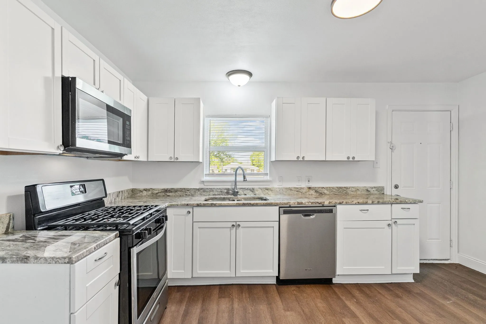 Single Family Residence For Sale in Hunt County , 1806 Wellington Street, Greenville, Texas 75401, 3 Bedroom, 1 Bathroom, 1 Garage spaces, 1,128 Sqft, built in 1940, mls#21149888, Real Estate Agent in Greenville, Homes For Sale in Hunt county, Homes For Sale in Greenville, Realtor in Greenville Texas, Real Estate Brokerage Independent Realty Texas, Luminita Cordes Realtor