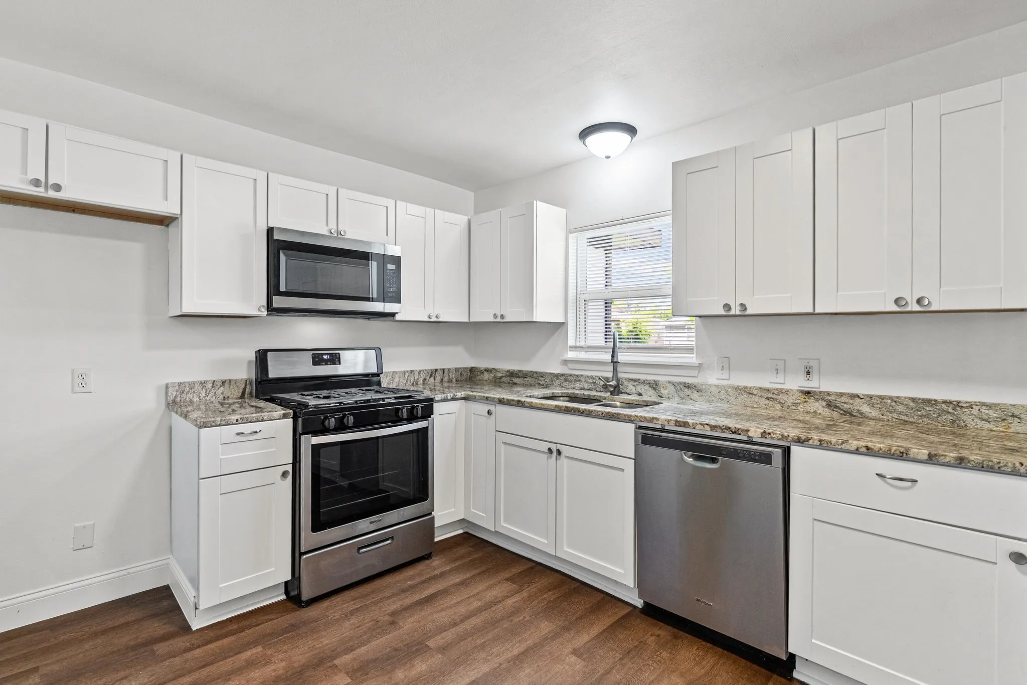 Single Family Residence For Sale in Hunt County , 1806 Wellington Street, Greenville, Texas 75401, 3 Bedroom, 1 Bathroom, 1 Garage spaces, 1,128 Sqft, built in 1940, mls#21149888, Real Estate Agent in Greenville, Homes For Sale in Hunt county, Homes For Sale in Greenville, Realtor in Greenville Texas, Real Estate Brokerage Independent Realty Texas, Luminita Cordes Realtor