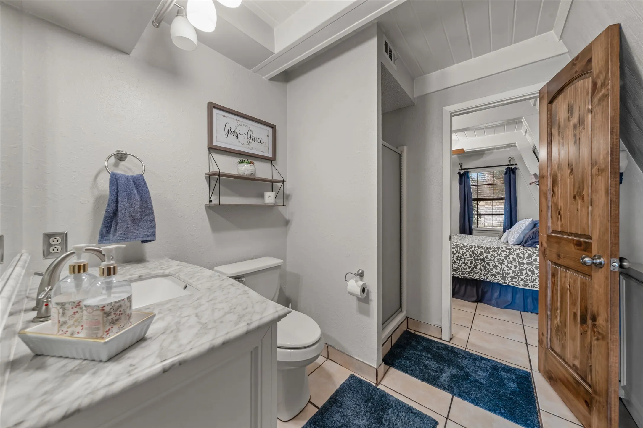 Single Family Residence For Sale in Hill County , 107 Private Road 132, Whitney, Texas 76692, 3 Bedroom, 2 Bathroom, 2 Garage spaces, 1,829 Sqft, built in 1979, mls#21146994, Real Estate Agent in Whitney, Homes For Sale in Hill county, Homes For Sale in Whitney, Realtor in Whitney Texas, Real Estate Brokerage Independent Realty Texas, Luminita Cordes Realtor