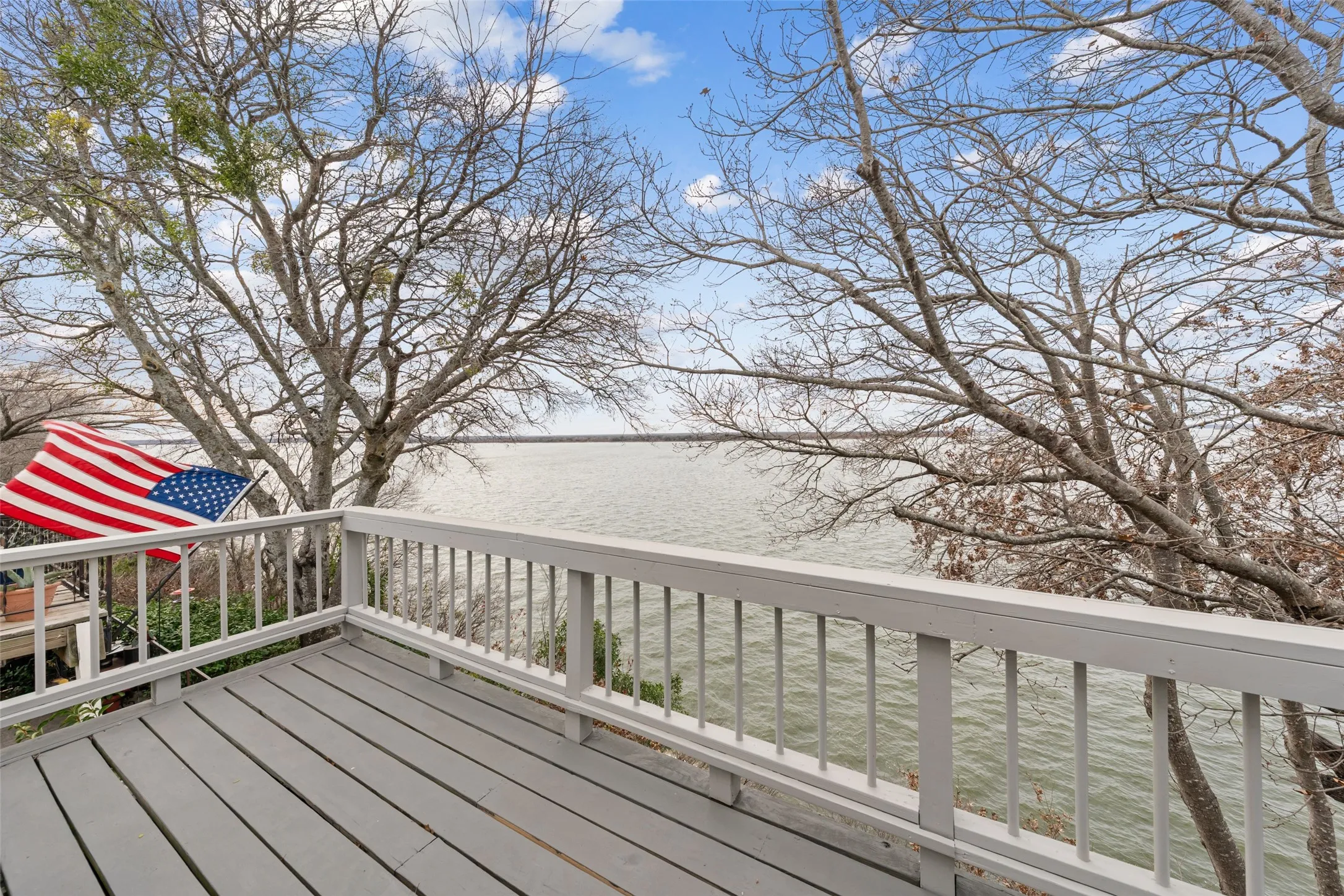 Single Family Residence For Sale in Hill County , 107 Private Road 132, Whitney, Texas 76692, 3 Bedroom, 2 Bathroom, 2 Garage spaces, 1,829 Sqft, built in 1979, mls#21146994, Real Estate Agent in Whitney, Homes For Sale in Hill county, Homes For Sale in Whitney, Realtor in Whitney Texas, Real Estate Brokerage Independent Realty Texas, Luminita Cordes Realtor