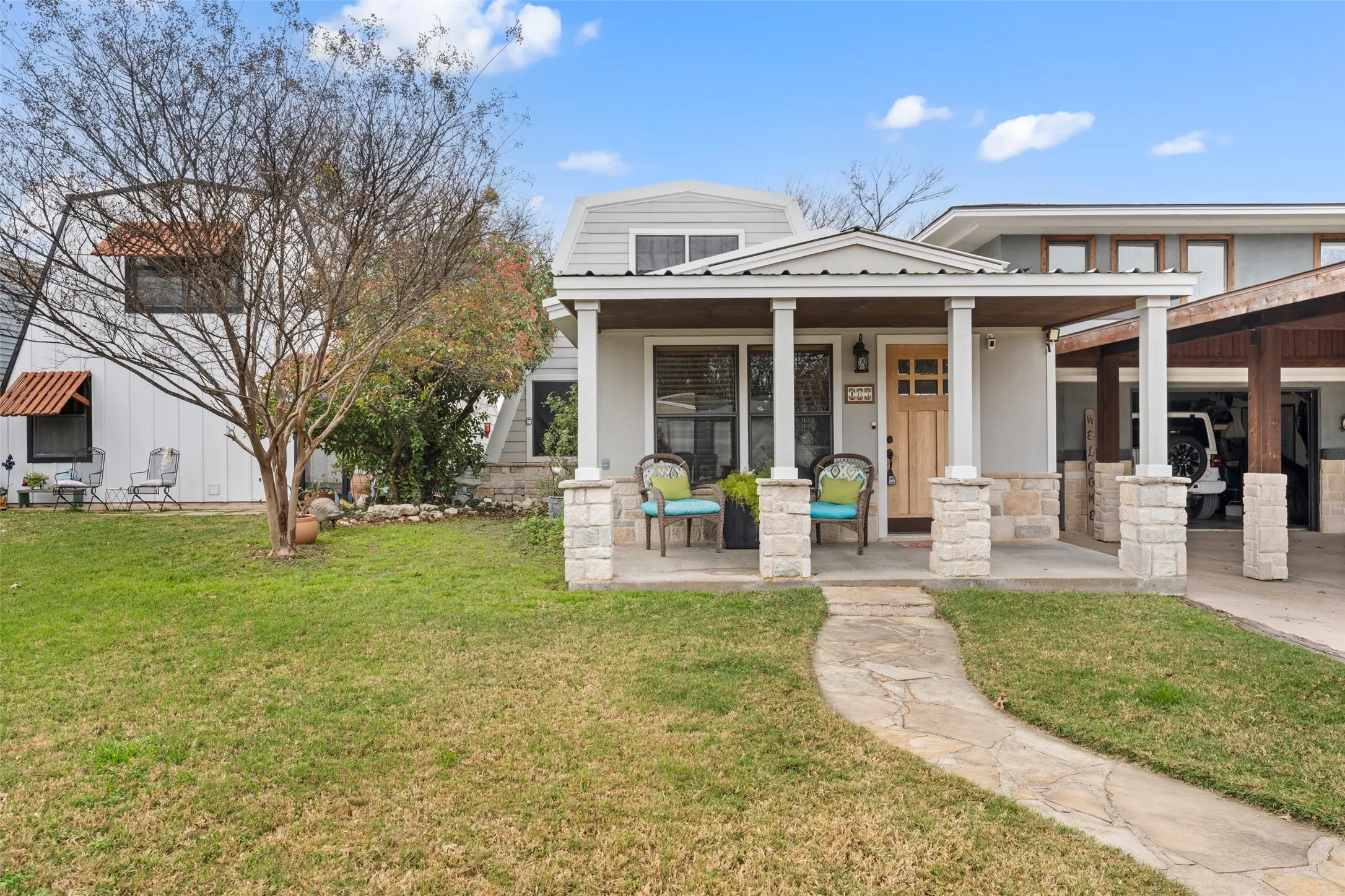 Single Family Residence For Sale in Hill County , 107 Private Road 132, Whitney, Texas 76692, 3 Bedroom, 2 Bathroom, 2 Garage spaces, 1,829 Sqft, built in 1979, mls#21146994, Real Estate Agent in Whitney, Homes For Sale in Hill county, Homes For Sale in Whitney, Realtor in Whitney Texas, Real Estate Brokerage Independent Realty Texas, Luminita Cordes Realtor