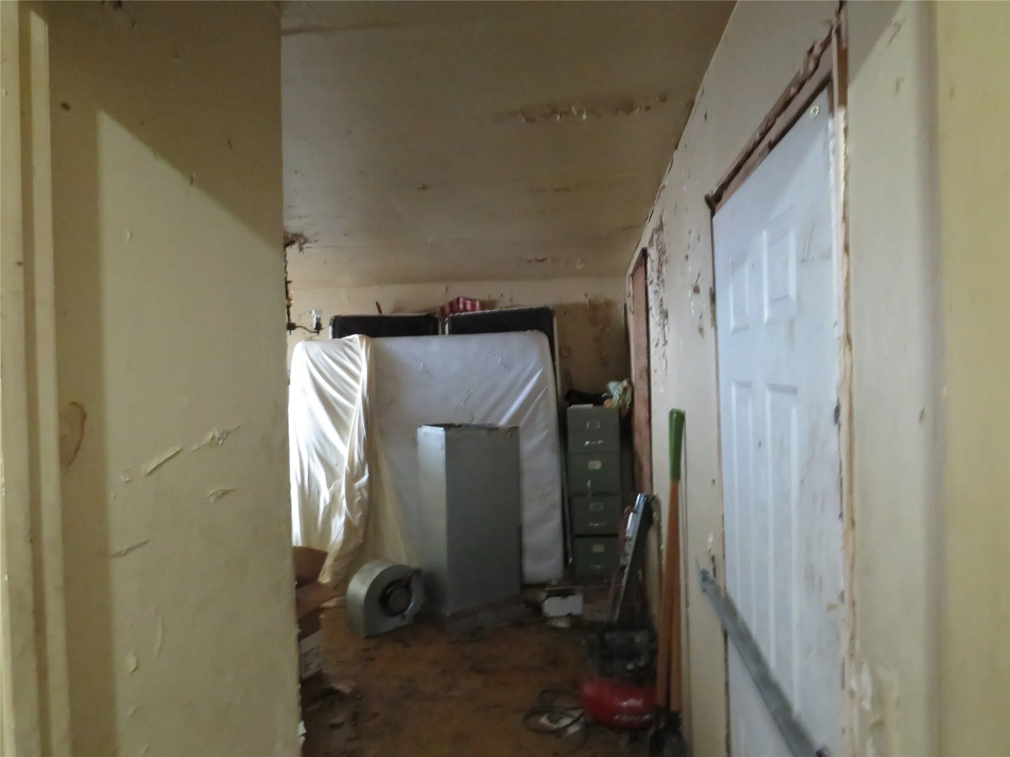 Single Family Residence For Sale in Dallas County , 3638 Cleveland Street, Dallas, Texas 75215, 3 Bedrooms, 2 Bathrooms, Garage spaces, 1,956 Sqft, built in 1926, Preowned, Price $195,000, mls#21149981, Real Estate Agent in Dallas, Homes For Sale in Dallas county, Homes For Sale in Dallas, Realtor in Dallas Texas, Real Estate Brokerage Independent Realty Texas, Luminita Cordes Realtor