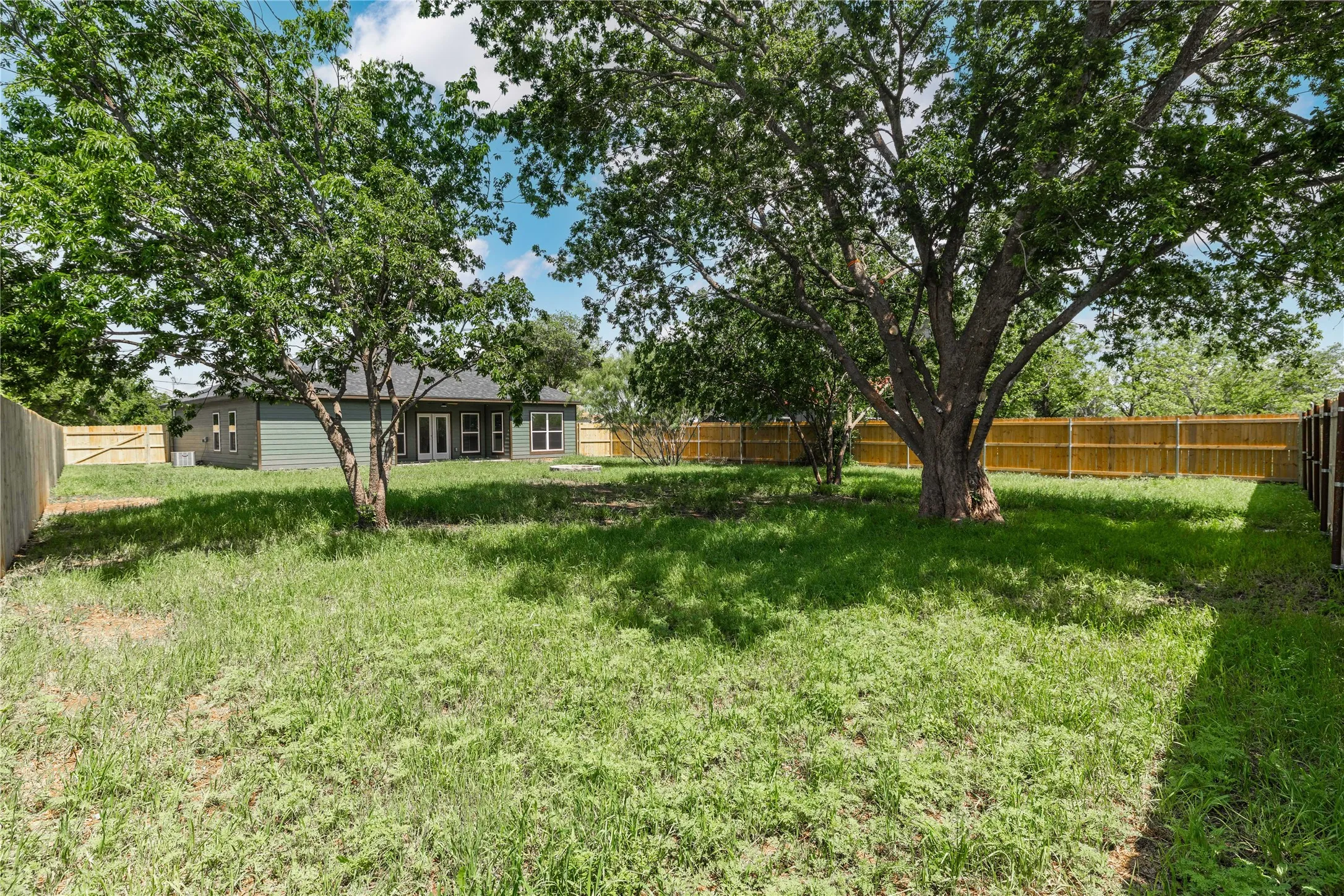 Single Family Residence For Sale in Brown County , 2905 Hemphill Street, Brownwood, Texas 76801, 3 Bedroom, 2 Bathroom, 2 Garage spaces, 1,440 Sqft, built in 2026, New Construction - Incomplete, mls#21149701, Real Estate Agent in Brownwood, Homes For Sale in Brown county, Homes For Sale in Brownwood, Realtor in Brownwood Texas, Real Estate Brokerage Independent Realty Texas, Luminita Cordes Realtor