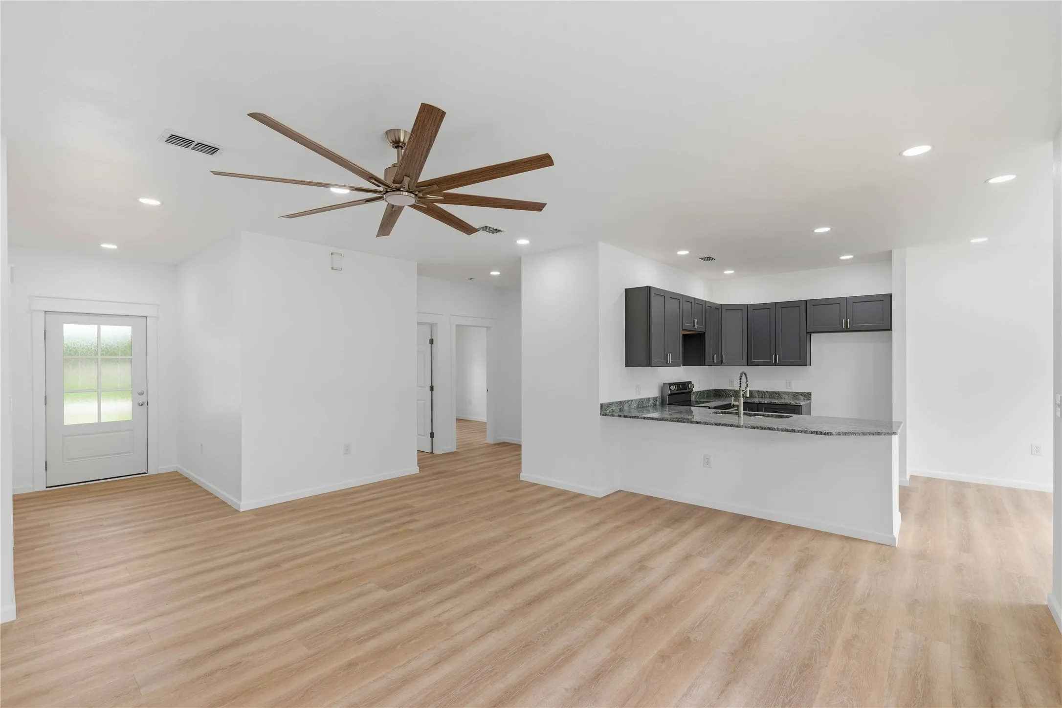 Single Family Residence For Sale in Brown County , 2905 Hemphill Street, Brownwood, Texas 76801, 3 Bedroom, 2 Bathroom, 2 Garage spaces, 1,440 Sqft, built in 2026, New Construction - Incomplete, mls#21149701, Real Estate Agent in Brownwood, Homes For Sale in Brown county, Homes For Sale in Brownwood, Realtor in Brownwood Texas, Real Estate Brokerage Independent Realty Texas, Luminita Cordes Realtor