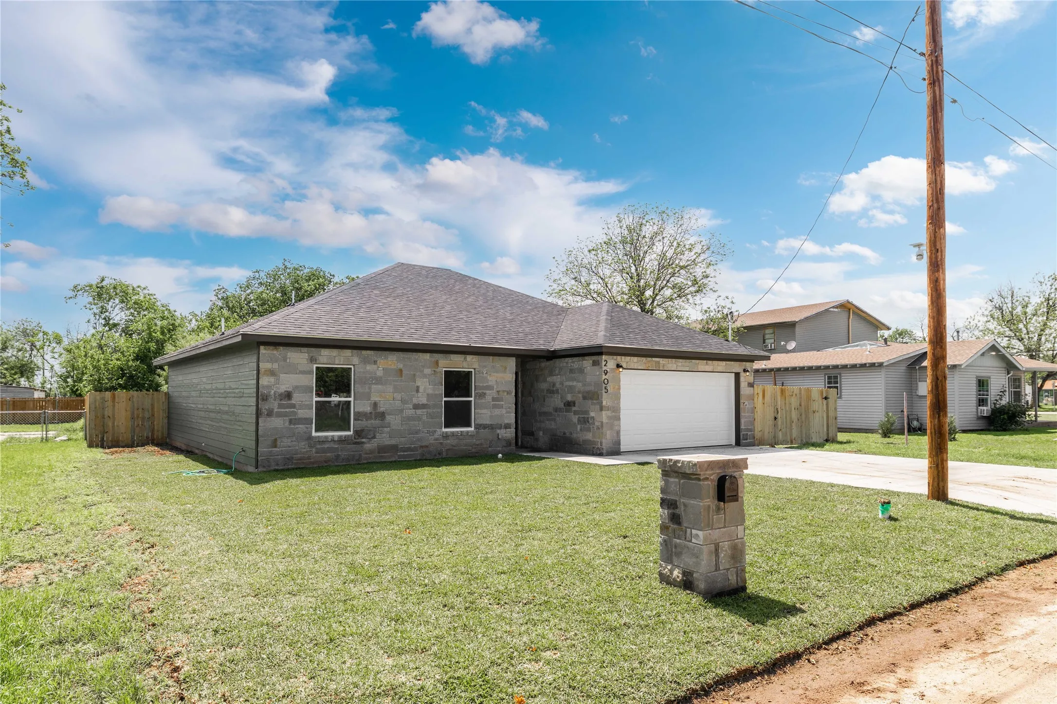 Single Family Residence For Sale in Brown County , 2905 Hemphill Street, Brownwood, Texas 76801, 3 Bedroom, 2 Bathroom, 2 Garage spaces, 1,440 Sqft, built in 2026, New Construction - Incomplete, mls#21149701, Real Estate Agent in Brownwood, Homes For Sale in Brown county, Homes For Sale in Brownwood, Realtor in Brownwood Texas, Real Estate Brokerage Independent Realty Texas, Luminita Cordes Realtor