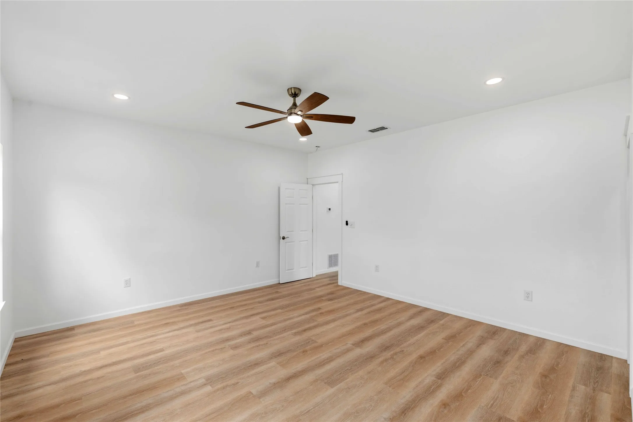 Single Family Residence For Sale in Brown County , 2905 Hemphill Street, Brownwood, Texas 76801, 3 Bedroom, 2 Bathroom, 2 Garage spaces, 1,440 Sqft, built in 2026, New Construction - Incomplete, mls#21149701, Real Estate Agent in Brownwood, Homes For Sale in Brown county, Homes For Sale in Brownwood, Realtor in Brownwood Texas, Real Estate Brokerage Independent Realty Texas, Luminita Cordes Realtor