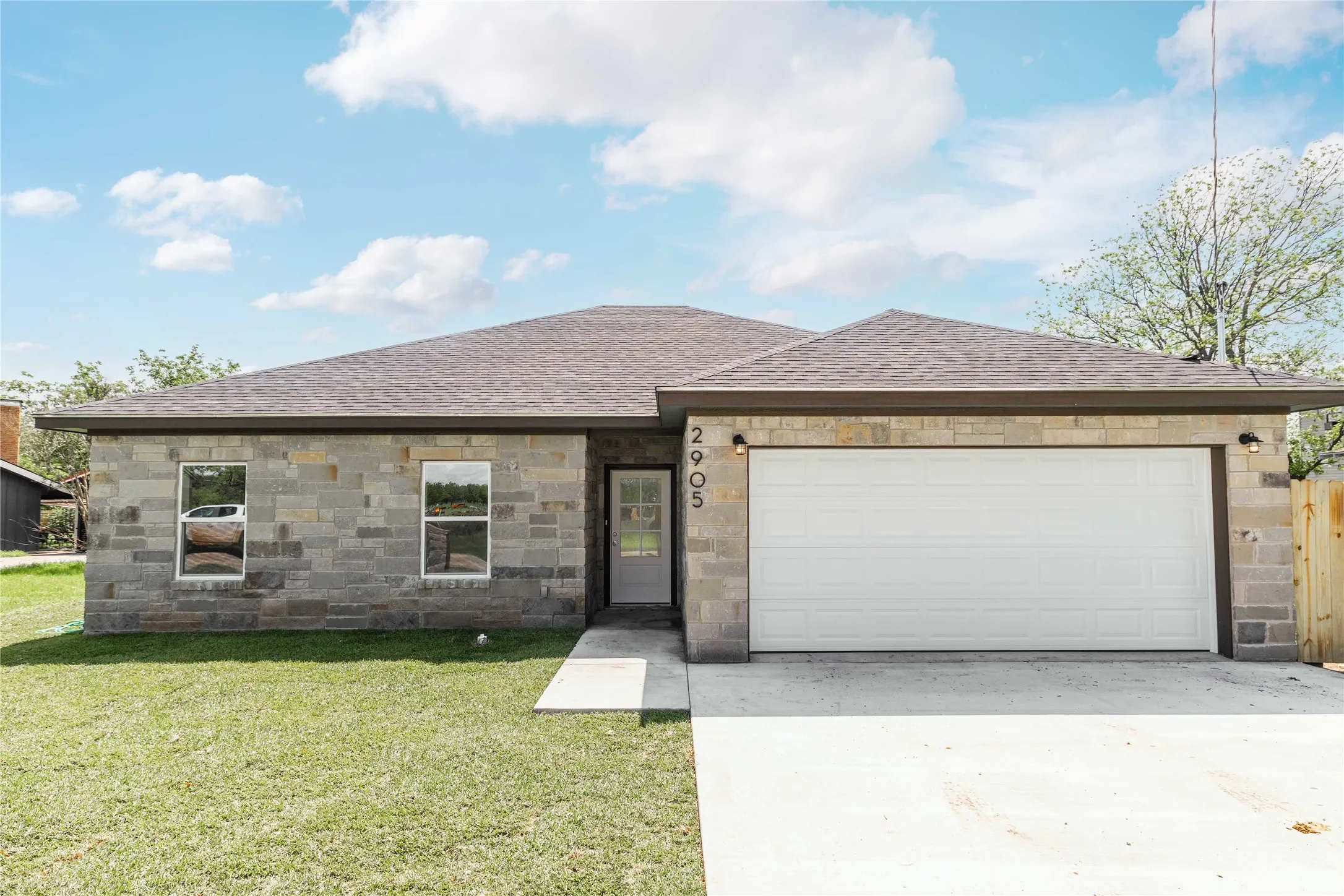 Single Family Residence For Sale in Brown County , 2905 Hemphill Street, Brownwood, Texas 76801, 3 Bedroom, 2 Bathroom, 2 Garage spaces, 1,440 Sqft, built in 2026, New Construction - Incomplete, mls#21149701, Real Estate Agent in Brownwood, Homes For Sale in Brown county, Homes For Sale in Brownwood, Realtor in Brownwood Texas, Real Estate Brokerage Independent Realty Texas, Luminita Cordes Realtor