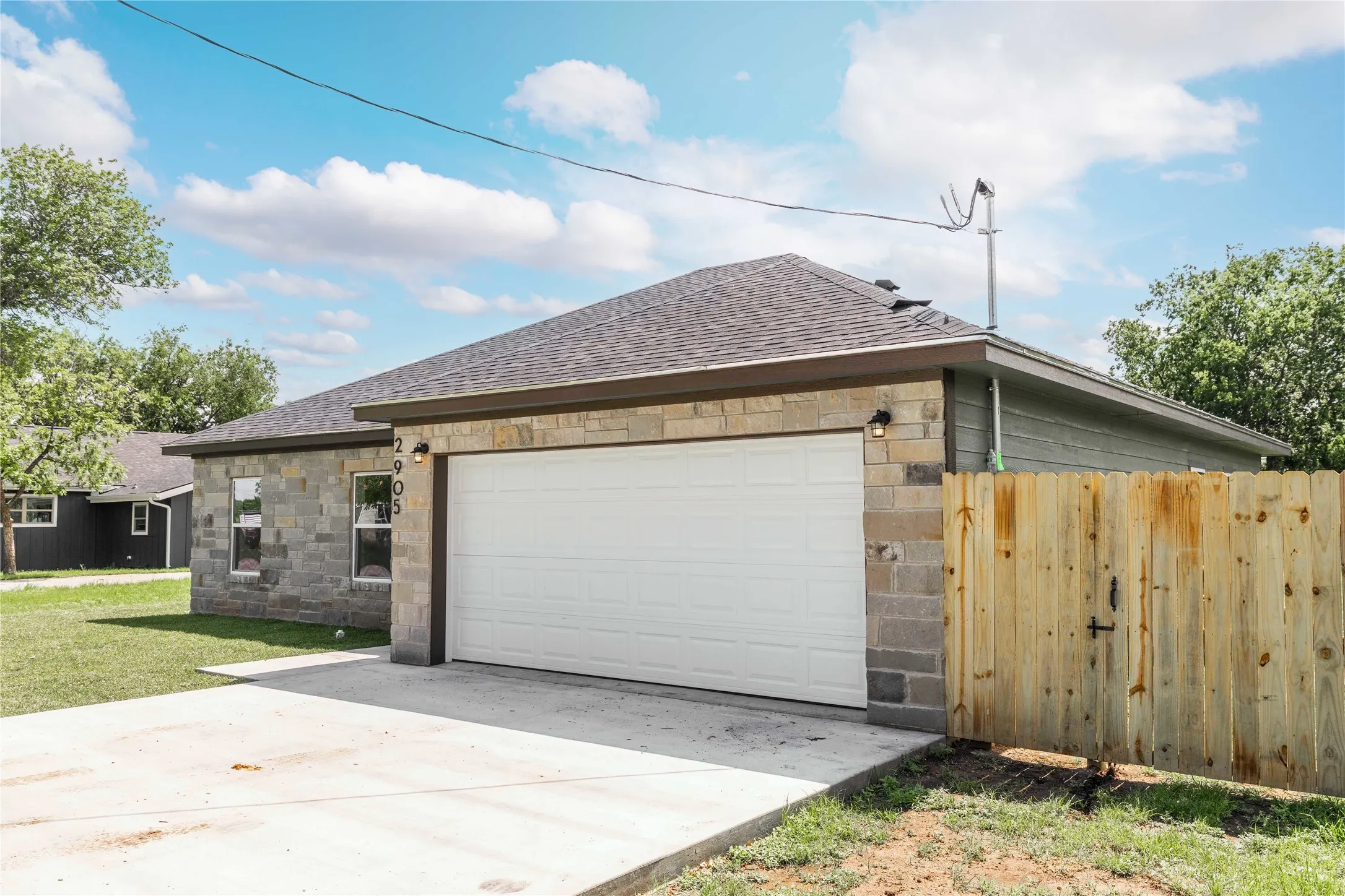 Single Family Residence For Sale in Brown County , 2905 Hemphill Street, Brownwood, Texas 76801, 3 Bedroom, 2 Bathroom, 2 Garage spaces, 1,440 Sqft, built in 2026, New Construction - Incomplete, mls#21149701, Real Estate Agent in Brownwood, Homes For Sale in Brown county, Homes For Sale in Brownwood, Realtor in Brownwood Texas, Real Estate Brokerage Independent Realty Texas, Luminita Cordes Realtor