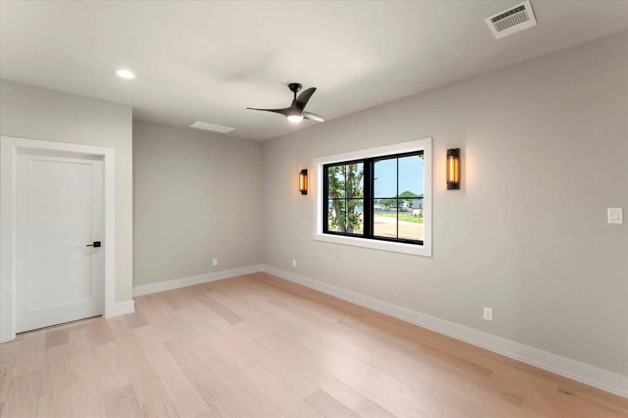 Single Family Residence For Sale in Henderson County , 2565 Groves Court, Tool, Texas 75143, 6 Bedroom, 5 Bathroom, 2 Garage spaces, 3,751 Sqft, built in 2025, New Construction - Complete, mls#21149847, Real Estate Agent in Tool, Homes For Sale in Henderson county, Homes For Sale in Tool, Realtor in Tool Texas, Real Estate Brokerage Independent Realty Texas, Luminita Cordes Realtor