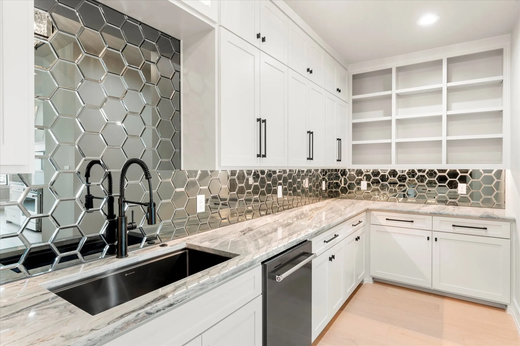 Single Family Residence For Sale in Henderson County , 2565 Groves Court, Tool, Texas 75143, 6 Bedroom, 5 Bathroom, 2 Garage spaces, 3,751 Sqft, built in 2025, New Construction - Complete, mls#21149847, Real Estate Agent in Tool, Homes For Sale in Henderson county, Homes For Sale in Tool, Realtor in Tool Texas, Real Estate Brokerage Independent Realty Texas, Luminita Cordes Realtor