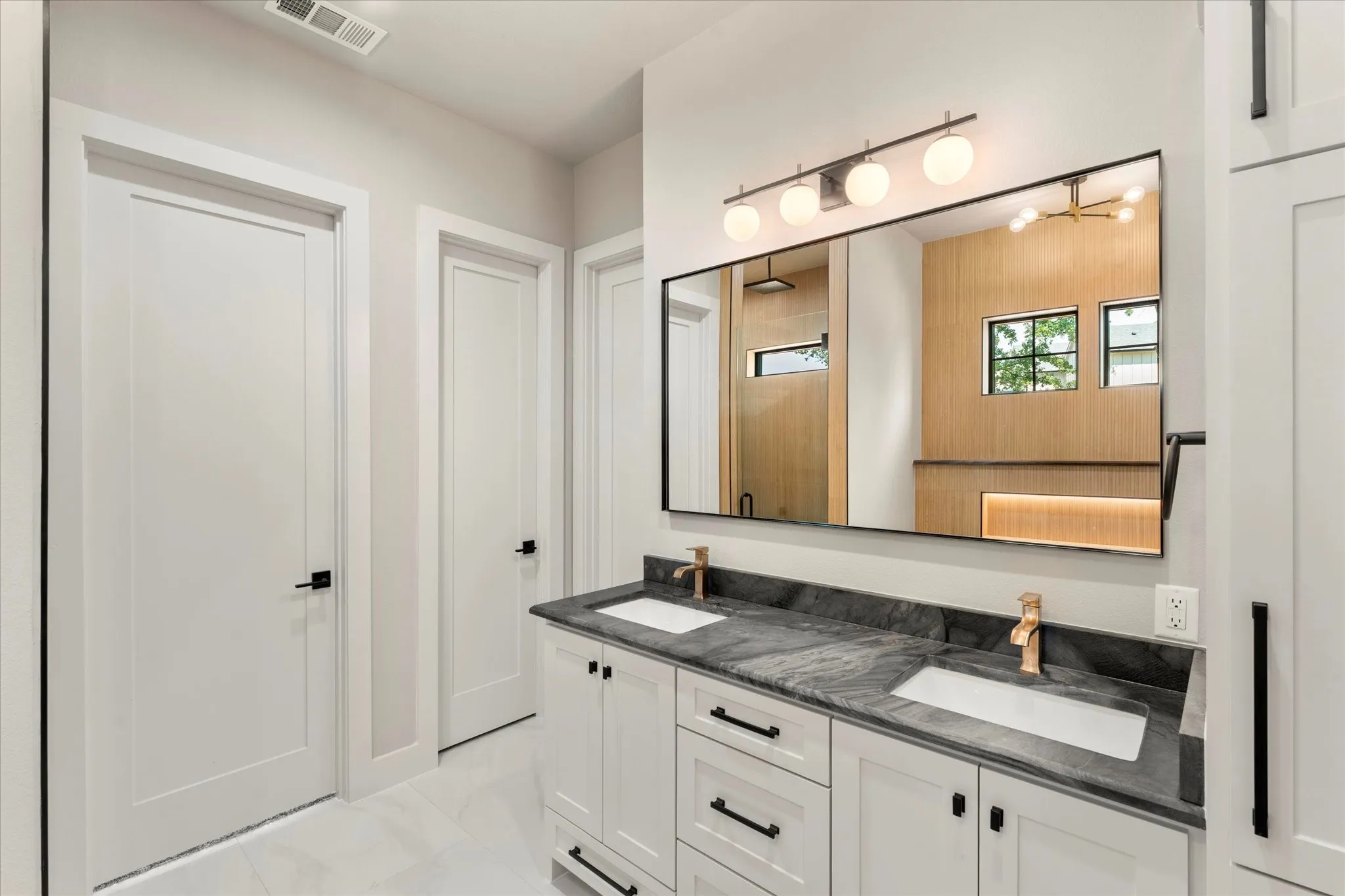 Single Family Residence For Sale in Henderson County , 2565 Groves Court, Tool, Texas 75143, 6 Bedroom, 5 Bathroom, 2 Garage spaces, 3,751 Sqft, built in 2025, New Construction - Complete, mls#21149847, Real Estate Agent in Tool, Homes For Sale in Henderson county, Homes For Sale in Tool, Realtor in Tool Texas, Real Estate Brokerage Independent Realty Texas, Luminita Cordes Realtor