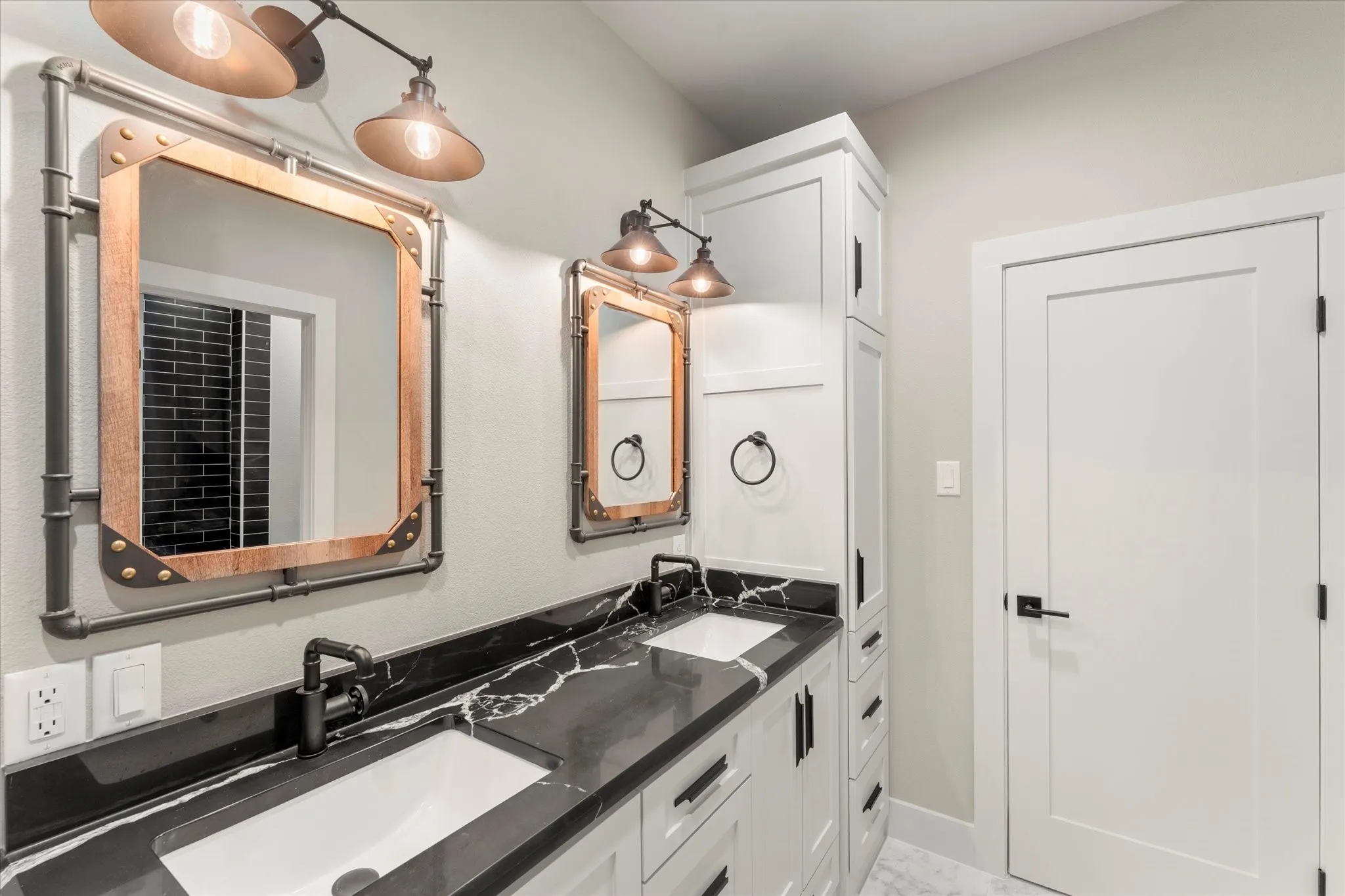 Single Family Residence For Sale in Henderson County , 2565 Groves Court, Tool, Texas 75143, 6 Bedroom, 5 Bathroom, 2 Garage spaces, 3,751 Sqft, built in 2025, New Construction - Complete, mls#21149847, Real Estate Agent in Tool, Homes For Sale in Henderson county, Homes For Sale in Tool, Realtor in Tool Texas, Real Estate Brokerage Independent Realty Texas, Luminita Cordes Realtor