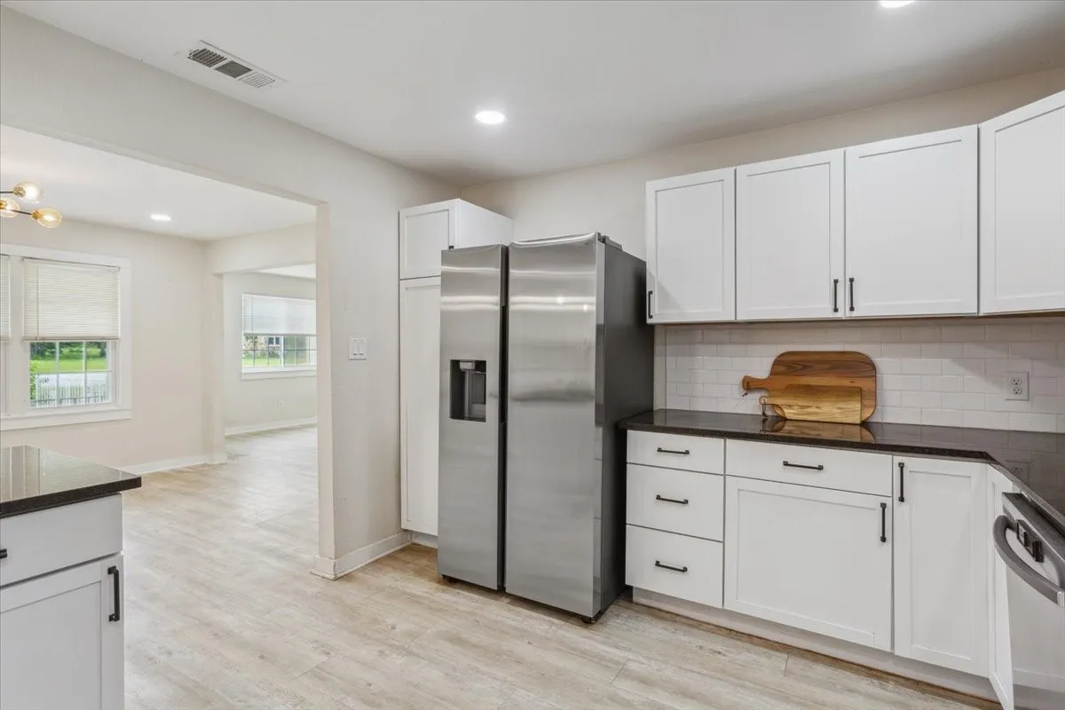 Single Family Residence For Sale in Mc Lennan County , 310 Garfield Street, Mc Gregor, Texas 76657, 4 Bedroom, 3 Bathroom, Garage spaces, 2,345 Sqft, built in 1970, mls#21146436, Real Estate Agent in Mc Gregor, Homes For Sale in Mc Lennan county, Homes For Sale in Mc Gregor, Realtor in Mc Gregor Texas, Real Estate Brokerage Independent Realty Texas, Luminita Cordes Realtor