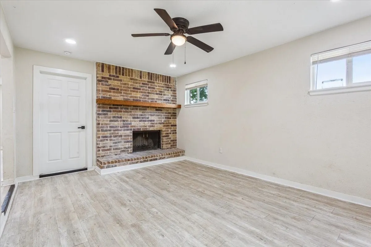 Single Family Residence For Sale in Mc Lennan County , 310 Garfield Street, Mc Gregor, Texas 76657, 4 Bedroom, 3 Bathroom, Garage spaces, 2,345 Sqft, built in 1970, mls#21146436, Real Estate Agent in Mc Gregor, Homes For Sale in Mc Lennan county, Homes For Sale in Mc Gregor, Realtor in Mc Gregor Texas, Real Estate Brokerage Independent Realty Texas, Luminita Cordes Realtor