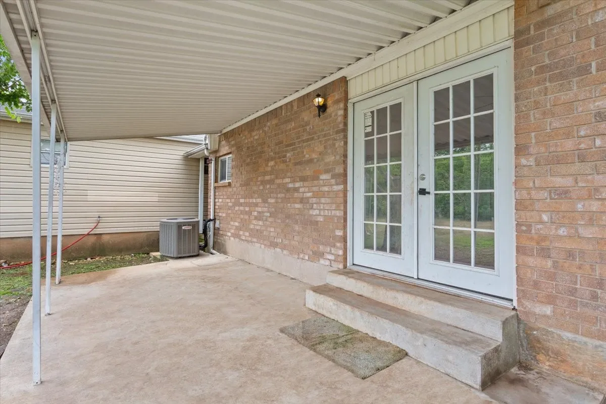 Single Family Residence For Sale in Mc Lennan County , 310 Garfield Street, Mc Gregor, Texas 76657, 4 Bedroom, 3 Bathroom, Garage spaces, 2,345 Sqft, built in 1970, mls#21146436, Real Estate Agent in Mc Gregor, Homes For Sale in Mc Lennan county, Homes For Sale in Mc Gregor, Realtor in Mc Gregor Texas, Real Estate Brokerage Independent Realty Texas, Luminita Cordes Realtor