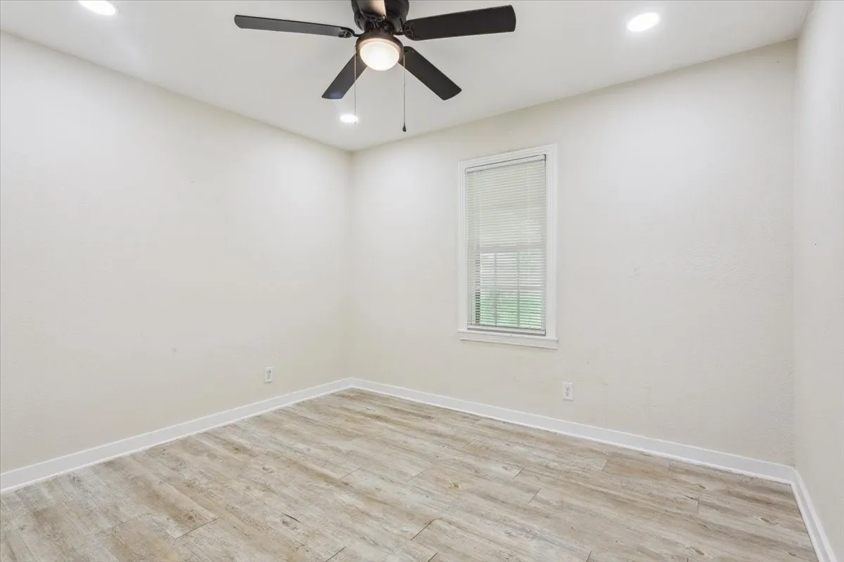Single Family Residence For Sale in Mc Lennan County , 310 Garfield Street, Mc Gregor, Texas 76657, 4 Bedroom, 3 Bathroom, Garage spaces, 2,345 Sqft, built in 1970, mls#21146436, Real Estate Agent in Mc Gregor, Homes For Sale in Mc Lennan county, Homes For Sale in Mc Gregor, Realtor in Mc Gregor Texas, Real Estate Brokerage Independent Realty Texas, Luminita Cordes Realtor