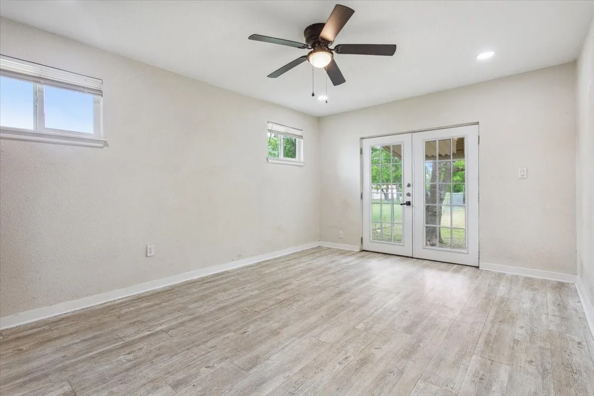 Single Family Residence For Sale in Mc Lennan County , 310 Garfield Street, Mc Gregor, Texas 76657, 4 Bedroom, 3 Bathroom, Garage spaces, 2,345 Sqft, built in 1970, mls#21146436, Real Estate Agent in Mc Gregor, Homes For Sale in Mc Lennan county, Homes For Sale in Mc Gregor, Realtor in Mc Gregor Texas, Real Estate Brokerage Independent Realty Texas, Luminita Cordes Realtor