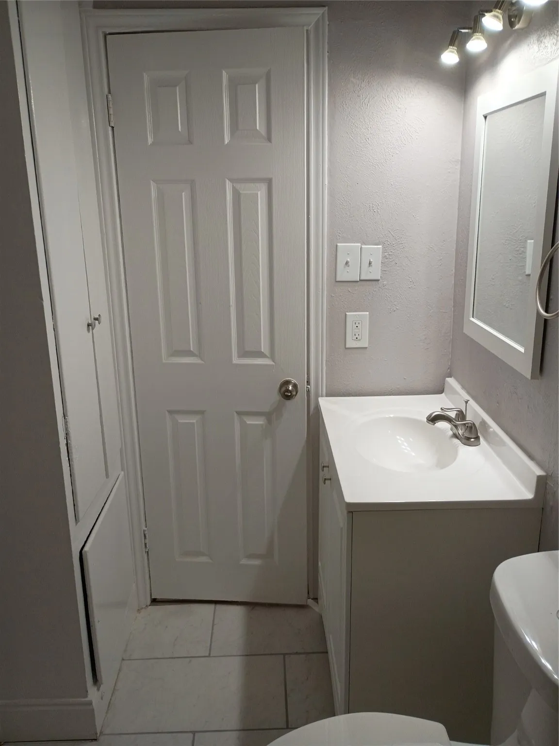 Single Family Residence For Sale in Ellis County , 208 Almond Street, Waxahachie, Texas 75165, 3 Bedroom, 2 Bathroom, Garage spaces, 1,520 Sqft, built in 1950, Preowned, mls#21150204, Real Estate Agent in Waxahachie, Homes For Sale in Ellis county, Homes For Sale in Waxahachie, Realtor in Waxahachie Texas, Real Estate Brokerage Independent Realty Texas, Luminita Cordes Realtor