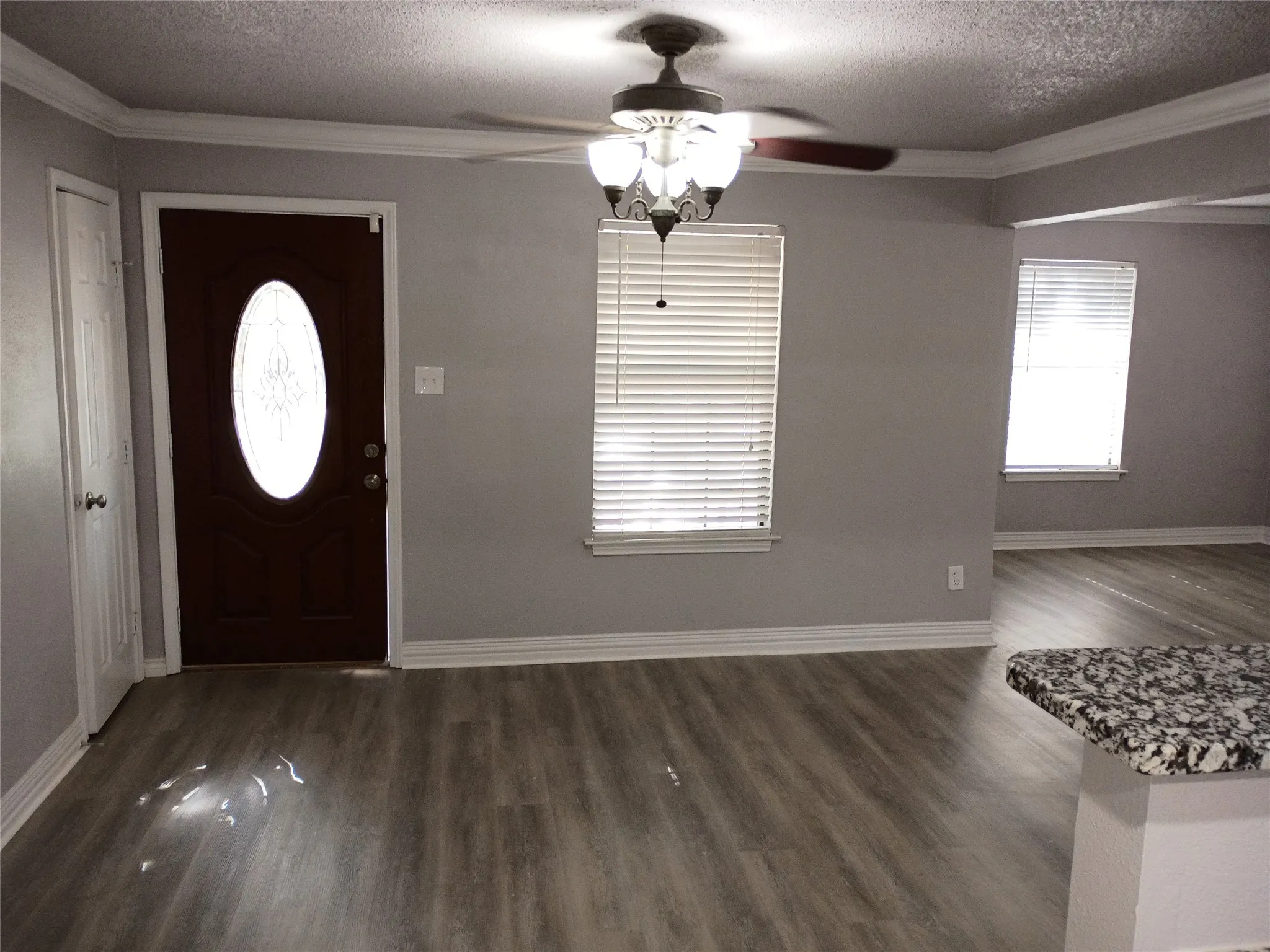 Single Family Residence For Sale in Ellis County , 208 Almond Street, Waxahachie, Texas 75165, 3 Bedroom, 2 Bathroom, Garage spaces, 1,520 Sqft, built in 1950, Preowned, mls#21150204, Real Estate Agent in Waxahachie, Homes For Sale in Ellis county, Homes For Sale in Waxahachie, Realtor in Waxahachie Texas, Real Estate Brokerage Independent Realty Texas, Luminita Cordes Realtor