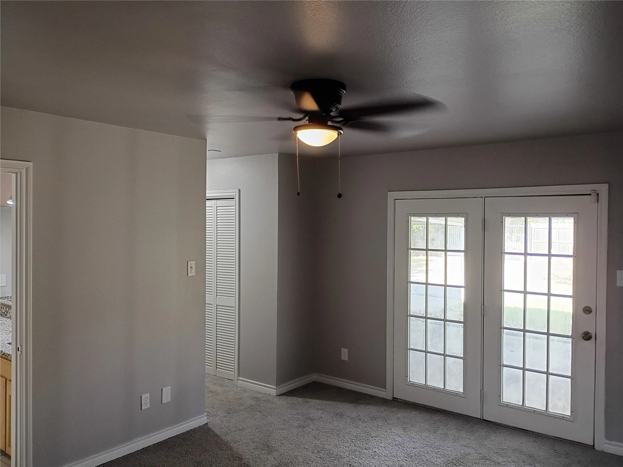 Single Family Residence For Sale in Ellis County , 208 Almond Street, Waxahachie, Texas 75165, 3 Bedroom, 2 Bathroom, Garage spaces, 1,520 Sqft, built in 1950, Preowned, mls#21150204, Real Estate Agent in Waxahachie, Homes For Sale in Ellis county, Homes For Sale in Waxahachie, Realtor in Waxahachie Texas, Real Estate Brokerage Independent Realty Texas, Luminita Cordes Realtor