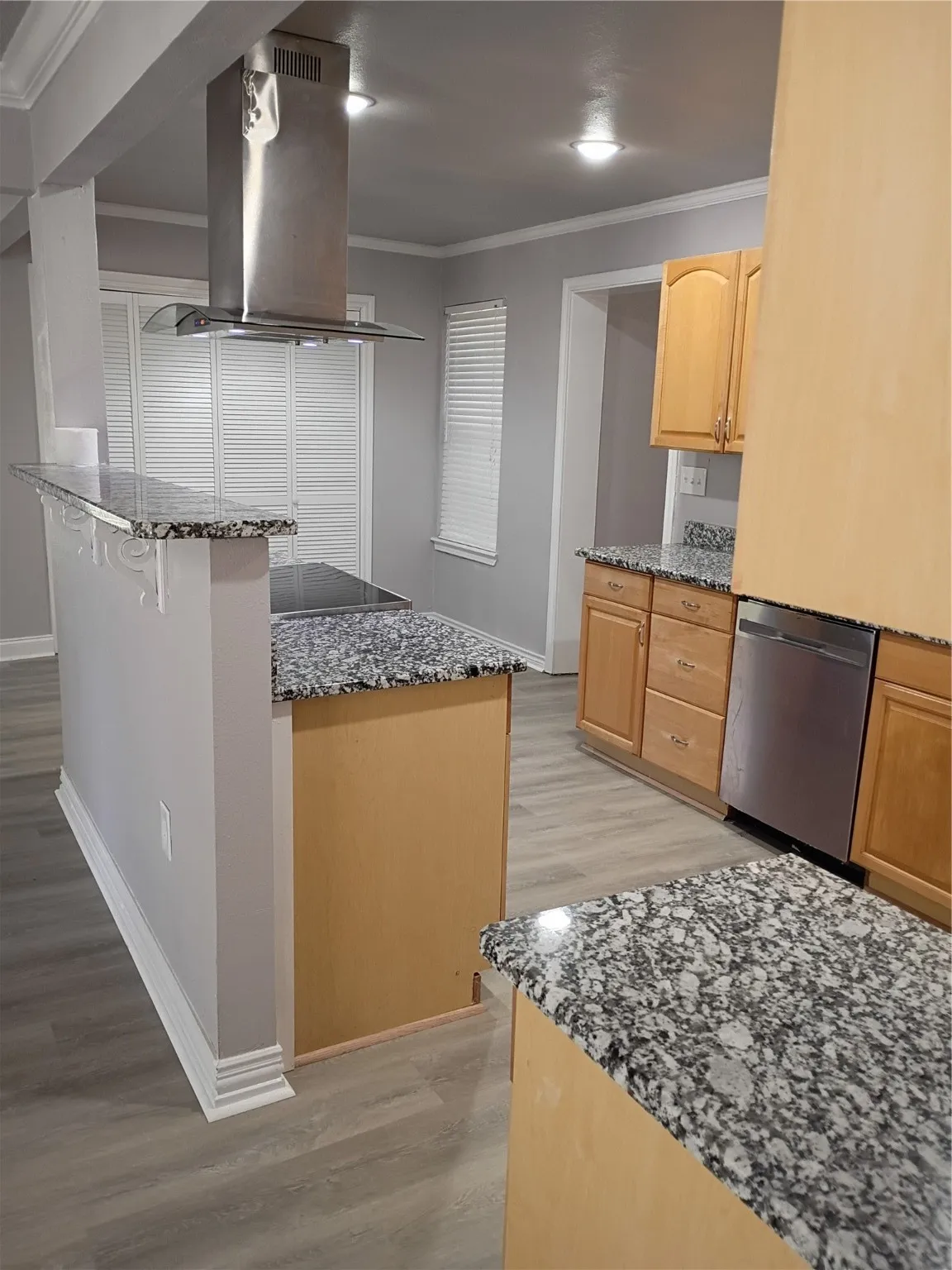 Single Family Residence For Sale in Ellis County , 208 Almond Street, Waxahachie, Texas 75165, 3 Bedroom, 2 Bathroom, Garage spaces, 1,520 Sqft, built in 1950, Preowned, mls#21150204, Real Estate Agent in Waxahachie, Homes For Sale in Ellis county, Homes For Sale in Waxahachie, Realtor in Waxahachie Texas, Real Estate Brokerage Independent Realty Texas, Luminita Cordes Realtor