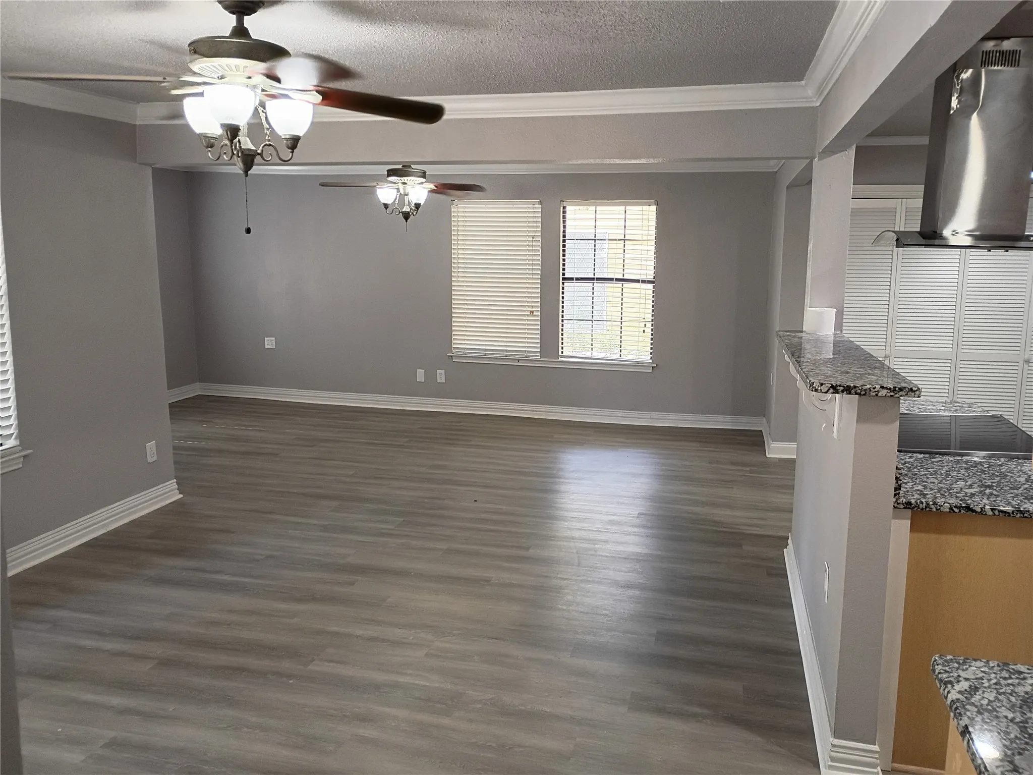 Single Family Residence For Sale in Ellis County , 208 Almond Street, Waxahachie, Texas 75165, 3 Bedroom, 2 Bathroom, Garage spaces, 1,520 Sqft, built in 1950, Preowned, mls#21150204, Real Estate Agent in Waxahachie, Homes For Sale in Ellis county, Homes For Sale in Waxahachie, Realtor in Waxahachie Texas, Real Estate Brokerage Independent Realty Texas, Luminita Cordes Realtor