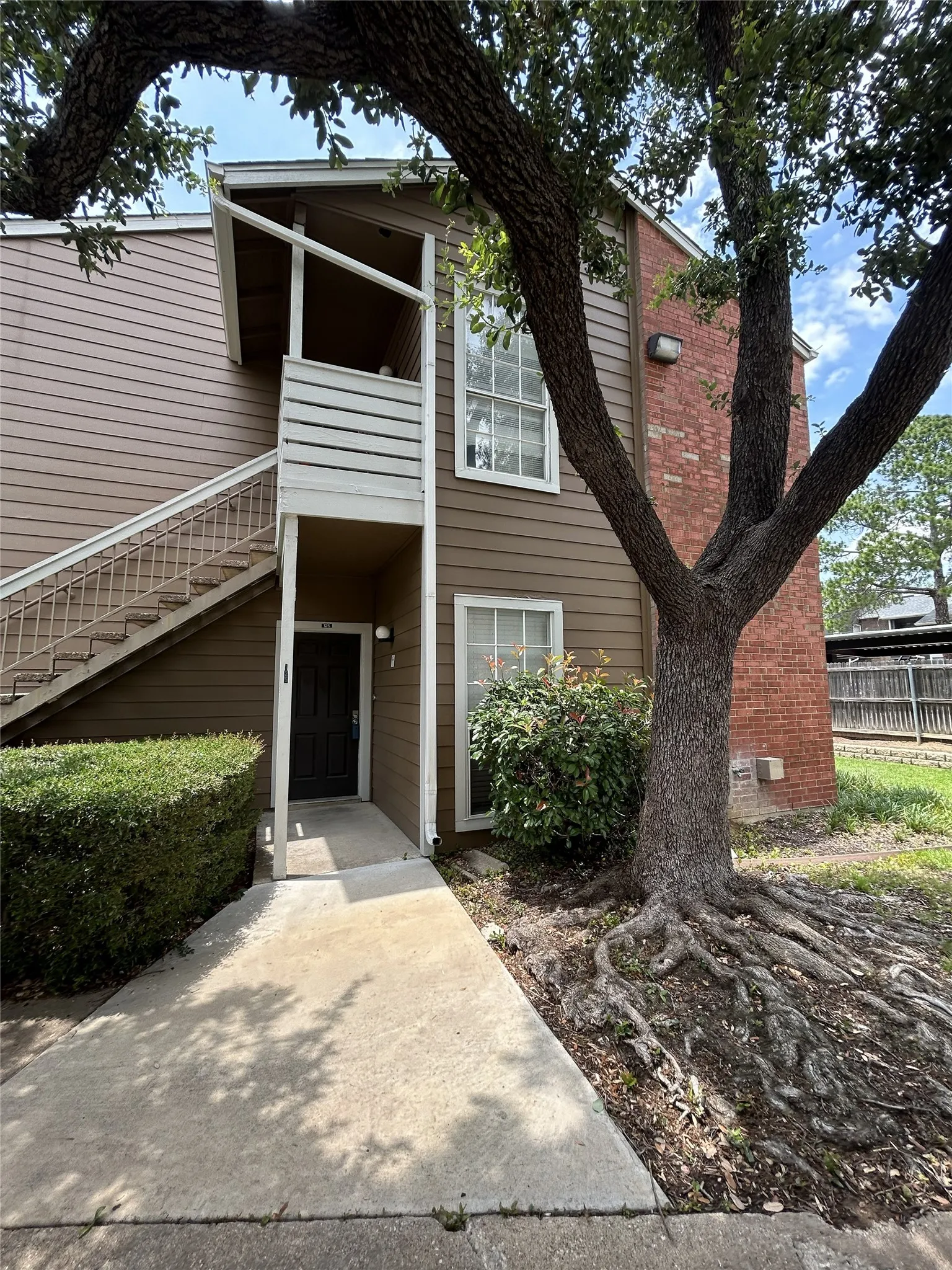 Condominium For Sale in Dallas County , 3617 W Northgate Drive 125, Irving, Texas 75062, 2 Bedroom, 2 Bathroom, 2 Garage spaces, 930 Sqft, built in 1982, mls#21147715, Real Estate Agent in Irving, Homes For Sale in Dallas county, Homes For Sale in Irving, Realtor in Irving Texas, Real Estate Brokerage Independent Realty Texas, Luminita Cordes Realtor