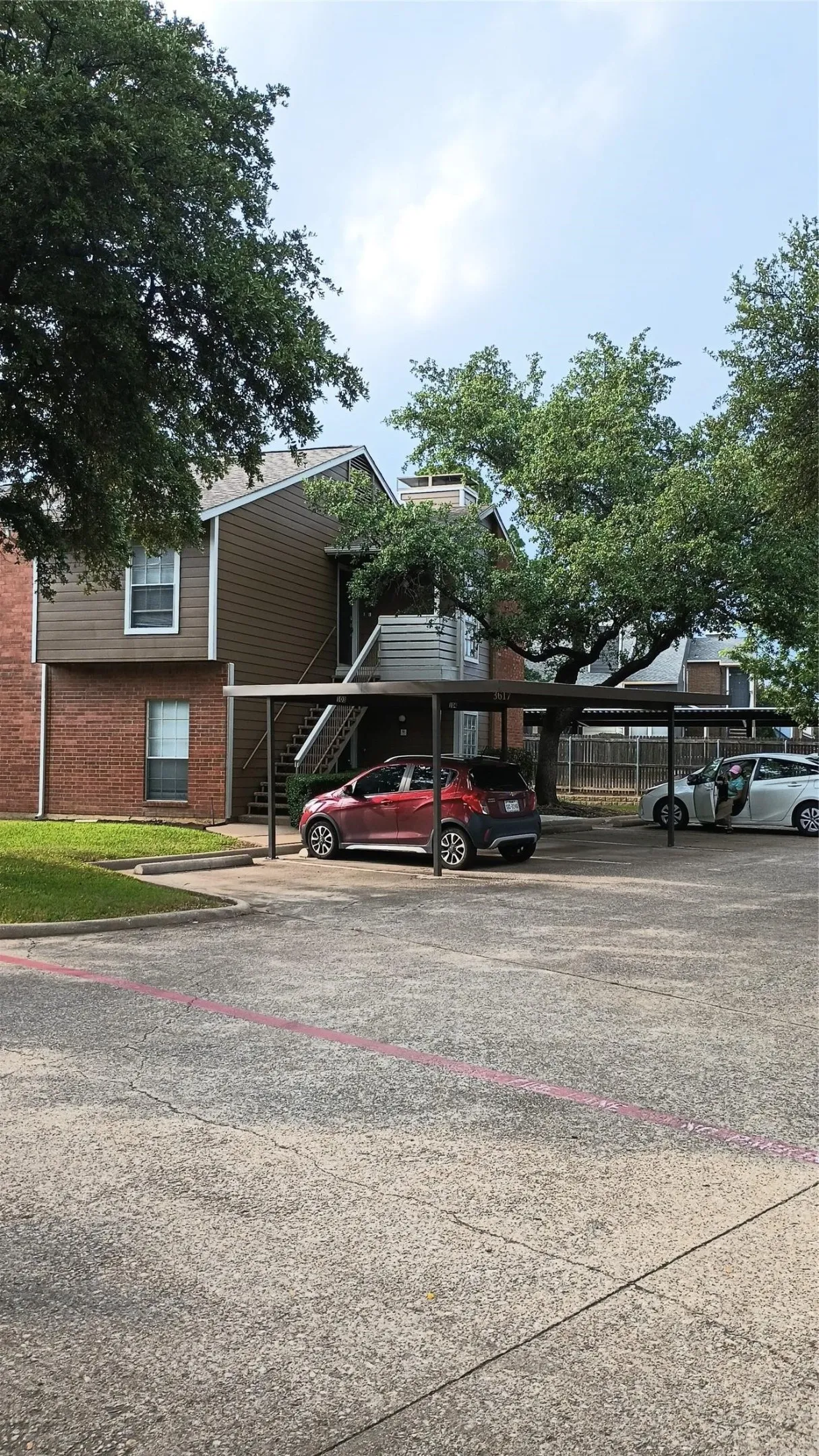 Condominium For Sale in Dallas County , 3617 W Northgate Drive 125, Irving, Texas 75062, 2 Bedroom, 2 Bathroom, 2 Garage spaces, 930 Sqft, built in 1982, mls#21147715, Real Estate Agent in Irving, Homes For Sale in Dallas county, Homes For Sale in Irving, Realtor in Irving Texas, Real Estate Brokerage Independent Realty Texas, Luminita Cordes Realtor