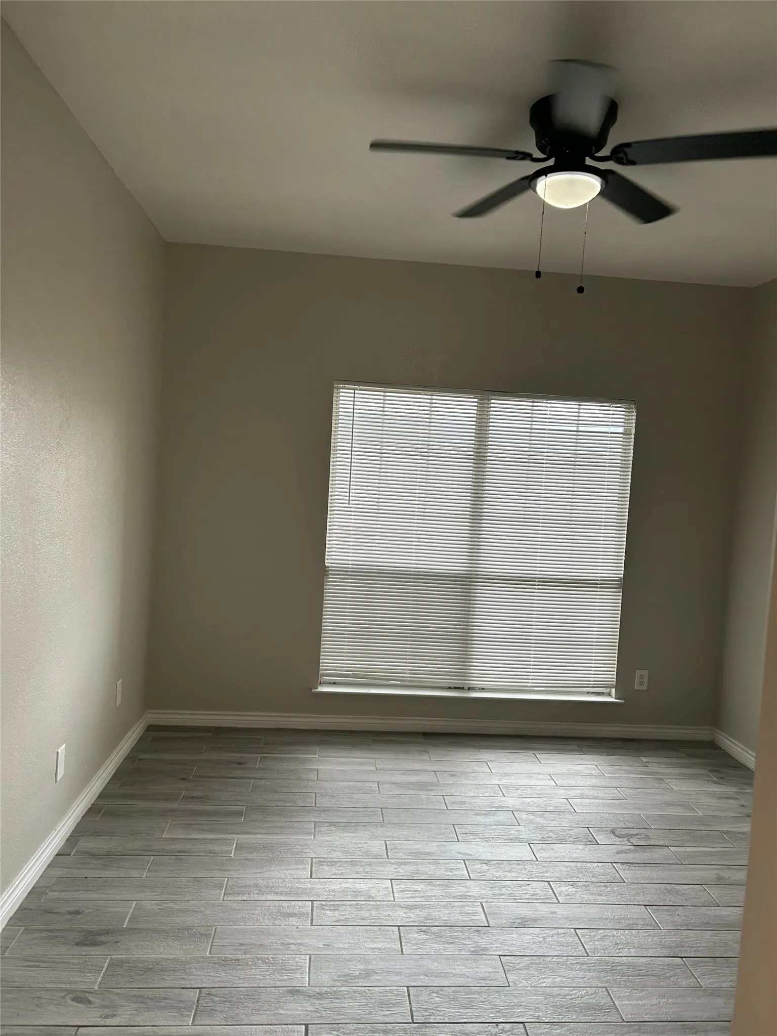 Condominium For Sale in Dallas County , 3617 W Northgate Drive 125, Irving, Texas 75062, 2 Bedroom, 2 Bathroom, 2 Garage spaces, 930 Sqft, built in 1982, mls#21147715, Real Estate Agent in Irving, Homes For Sale in Dallas county, Homes For Sale in Irving, Realtor in Irving Texas, Real Estate Brokerage Independent Realty Texas, Luminita Cordes Realtor