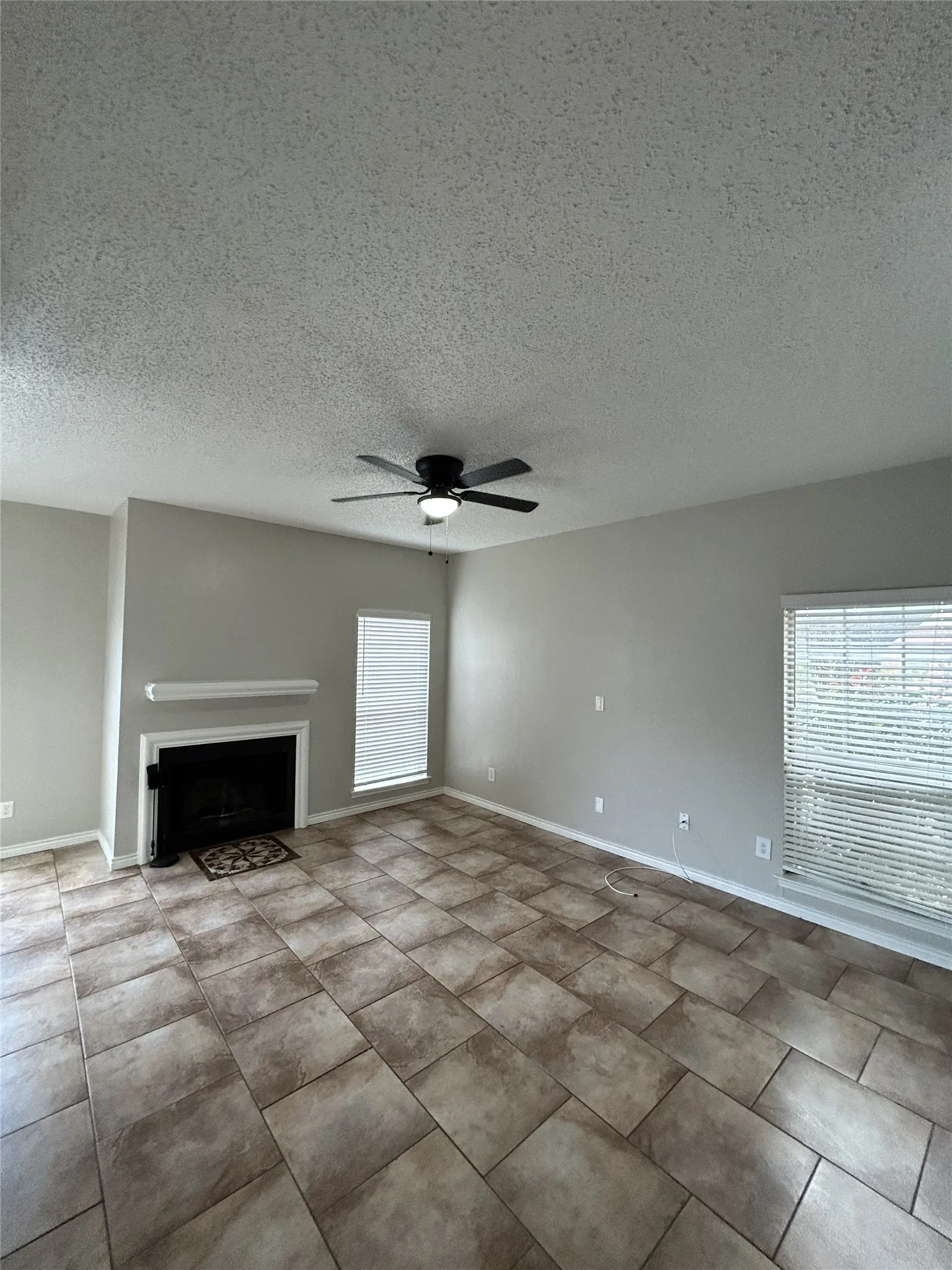 Condominium For Sale in Dallas County , 3617 W Northgate Drive 125, Irving, Texas 75062, 2 Bedroom, 2 Bathroom, 2 Garage spaces, 930 Sqft, built in 1982, mls#21147715, Real Estate Agent in Irving, Homes For Sale in Dallas county, Homes For Sale in Irving, Realtor in Irving Texas, Real Estate Brokerage Independent Realty Texas, Luminita Cordes Realtor