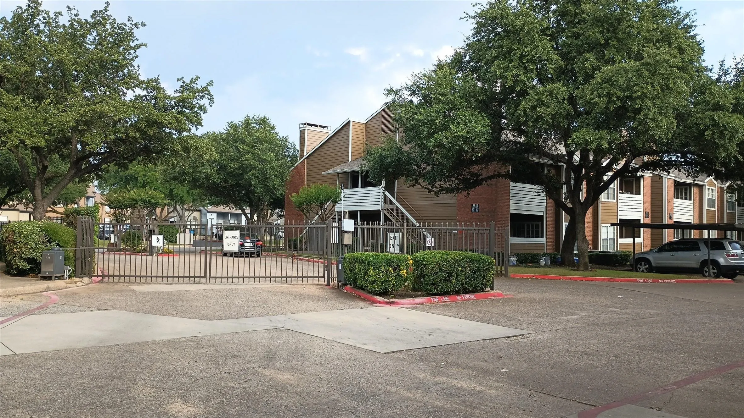 Condominium For Sale in Dallas County , 3617 W Northgate Drive 125, Irving, Texas 75062, 2 Bedroom, 2 Bathroom, 2 Garage spaces, 930 Sqft, built in 1982, mls#21147715, Real Estate Agent in Irving, Homes For Sale in Dallas county, Homes For Sale in Irving, Realtor in Irving Texas, Real Estate Brokerage Independent Realty Texas, Luminita Cordes Realtor