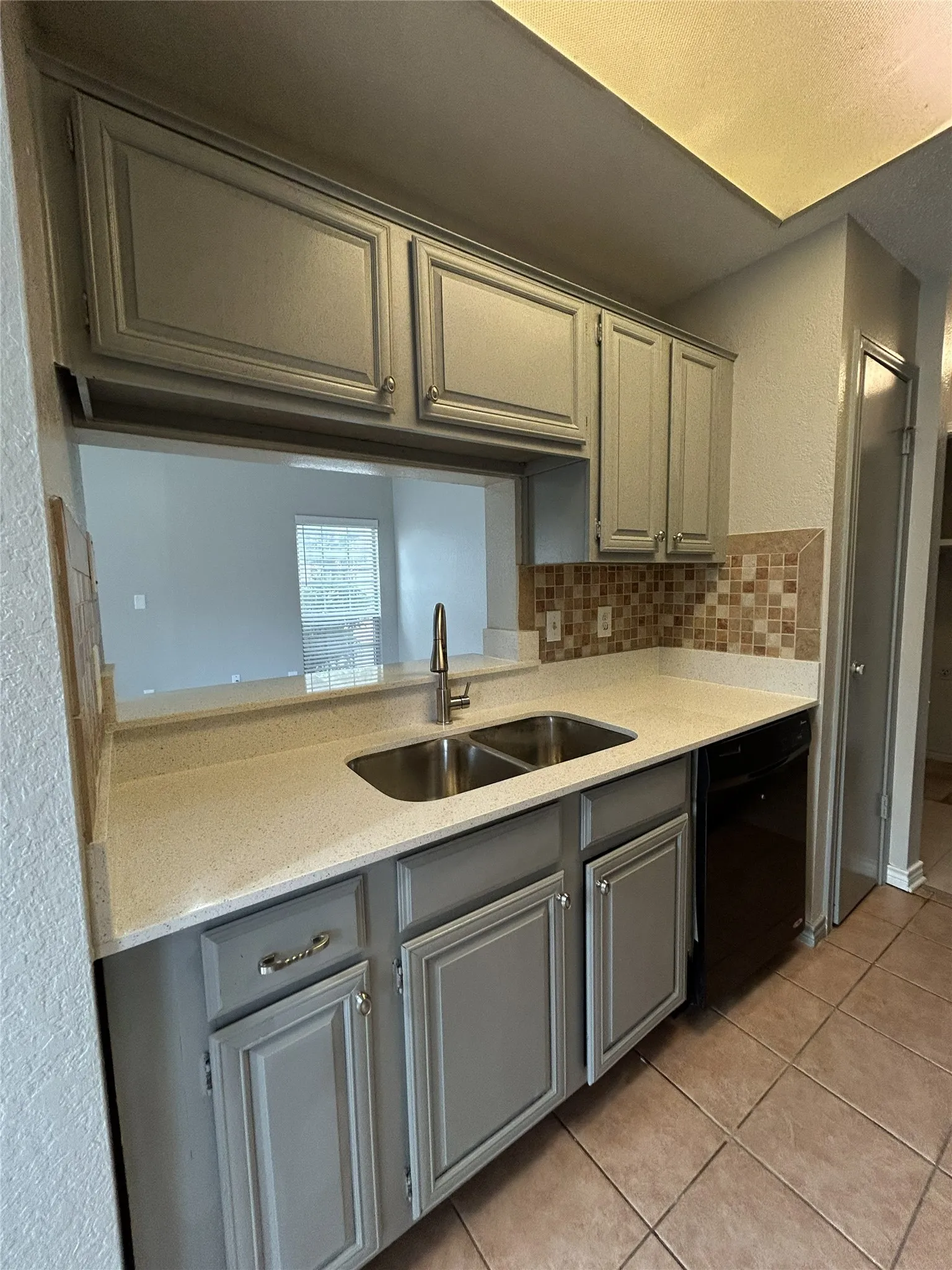 Condominium For Sale in Dallas County , 3617 W Northgate Drive 125, Irving, Texas 75062, 2 Bedroom, 2 Bathroom, 2 Garage spaces, 930 Sqft, built in 1982, mls#21147715, Real Estate Agent in Irving, Homes For Sale in Dallas county, Homes For Sale in Irving, Realtor in Irving Texas, Real Estate Brokerage Independent Realty Texas, Luminita Cordes Realtor