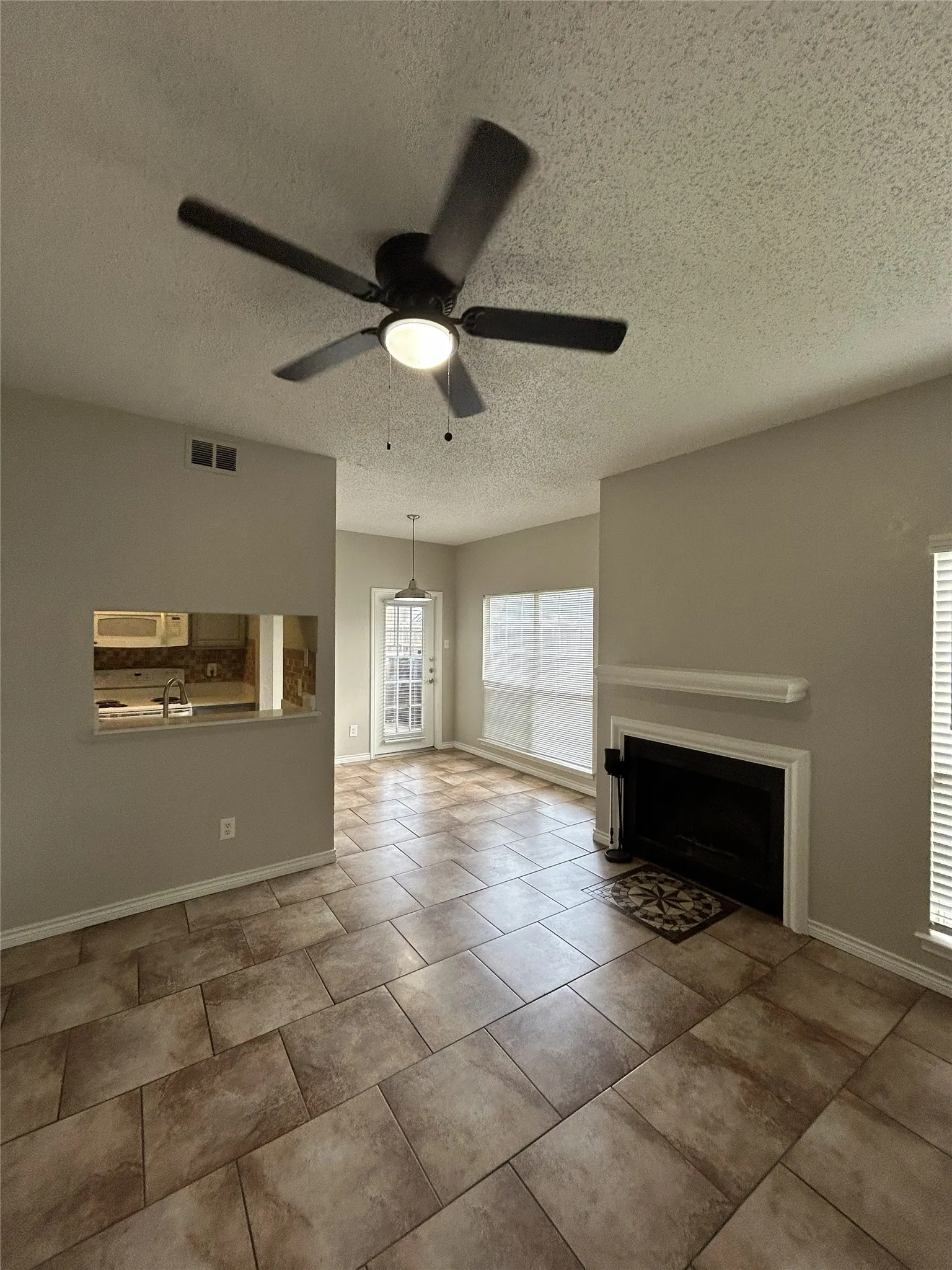 Condominium For Sale in Dallas County , 3617 W Northgate Drive 125, Irving, Texas 75062, 2 Bedroom, 2 Bathroom, 2 Garage spaces, 930 Sqft, built in 1982, mls#21147715, Real Estate Agent in Irving, Homes For Sale in Dallas county, Homes For Sale in Irving, Realtor in Irving Texas, Real Estate Brokerage Independent Realty Texas, Luminita Cordes Realtor