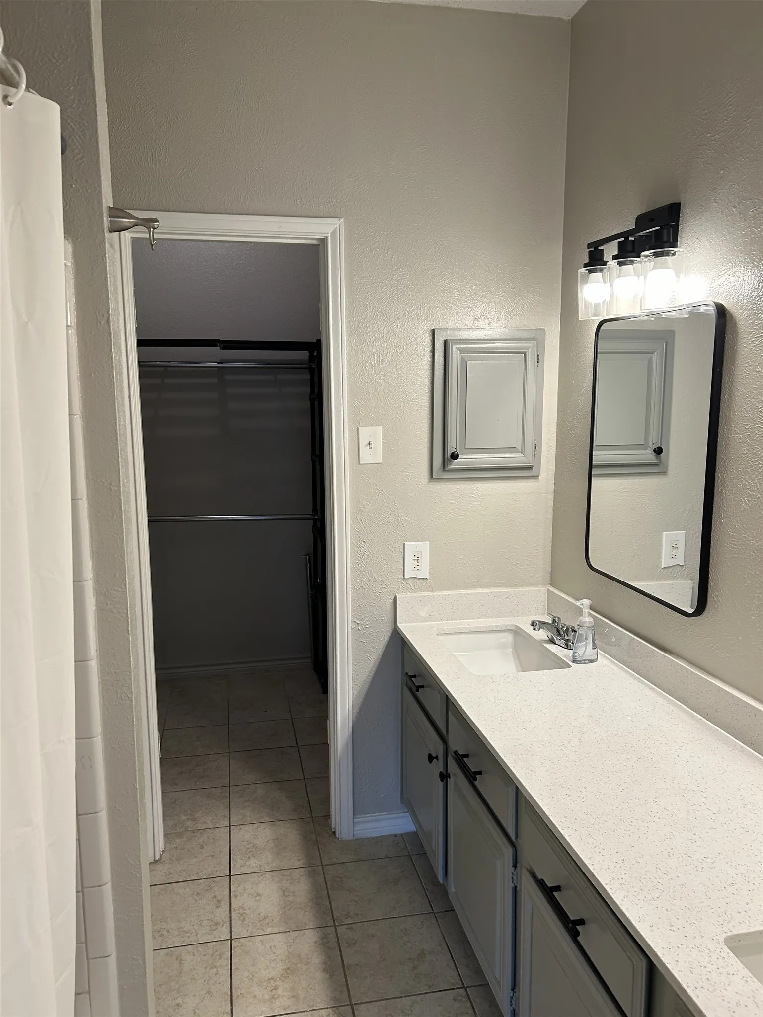 Condominium For Sale in Dallas County , 3617 W Northgate Drive 125, Irving, Texas 75062, 2 Bedroom, 2 Bathroom, 2 Garage spaces, 930 Sqft, built in 1982, mls#21147715, Real Estate Agent in Irving, Homes For Sale in Dallas county, Homes For Sale in Irving, Realtor in Irving Texas, Real Estate Brokerage Independent Realty Texas, Luminita Cordes Realtor