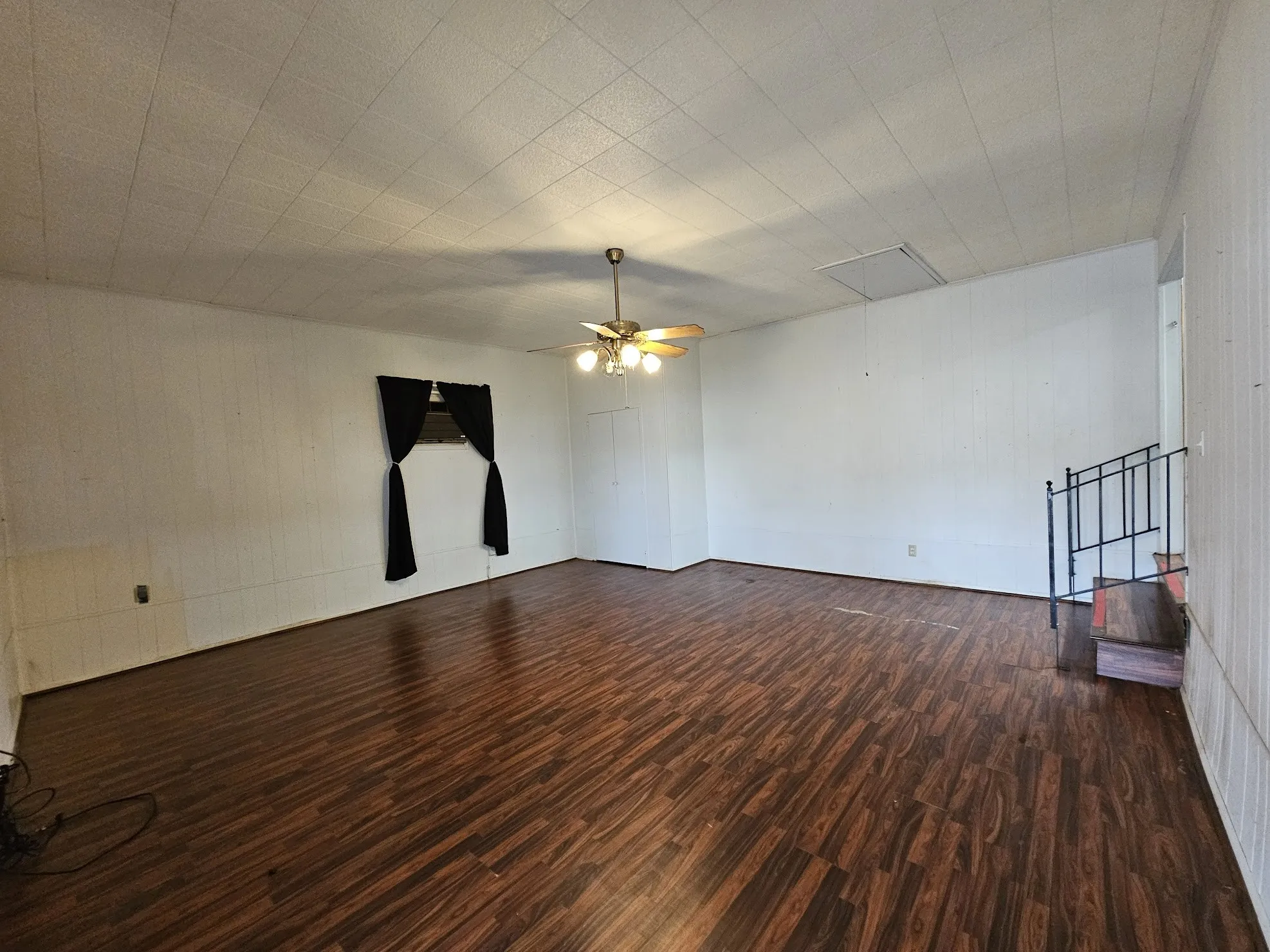 Single Family Residence For Sale in Mc Lennan County , 817 N Lacy Drive, Lacy Lakeview, Texas 76705, 3 Bedroom, 2 Bathroom, Garage spaces, 1,546 Sqft, built in 1959, Preowned, mls#21134520, Real Estate Agent in Lacy Lakeview, Homes For Sale in Mc Lennan county, Homes For Sale in Lacy Lakeview, Realtor in Lacy Lakeview Texas, Real Estate Brokerage Independent Realty Texas, Luminita Cordes Realtor