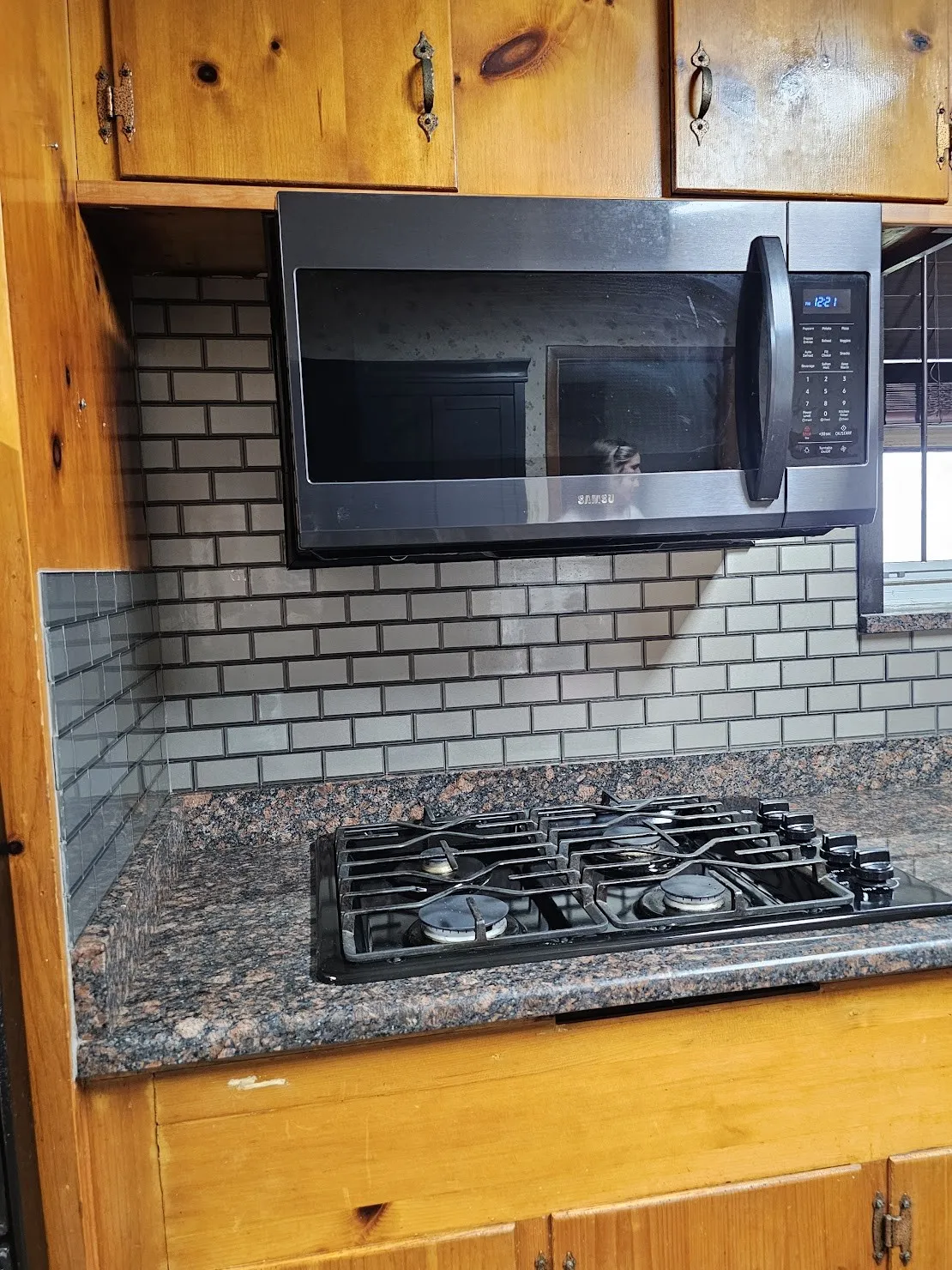 Single Family Residence For Sale in Mc Lennan County , 817 N Lacy Drive, Lacy Lakeview, Texas 76705, 3 Bedroom, 2 Bathroom, Garage spaces, 1,546 Sqft, built in 1959, Preowned, mls#21134520, Real Estate Agent in Lacy Lakeview, Homes For Sale in Mc Lennan county, Homes For Sale in Lacy Lakeview, Realtor in Lacy Lakeview Texas, Real Estate Brokerage Independent Realty Texas, Luminita Cordes Realtor