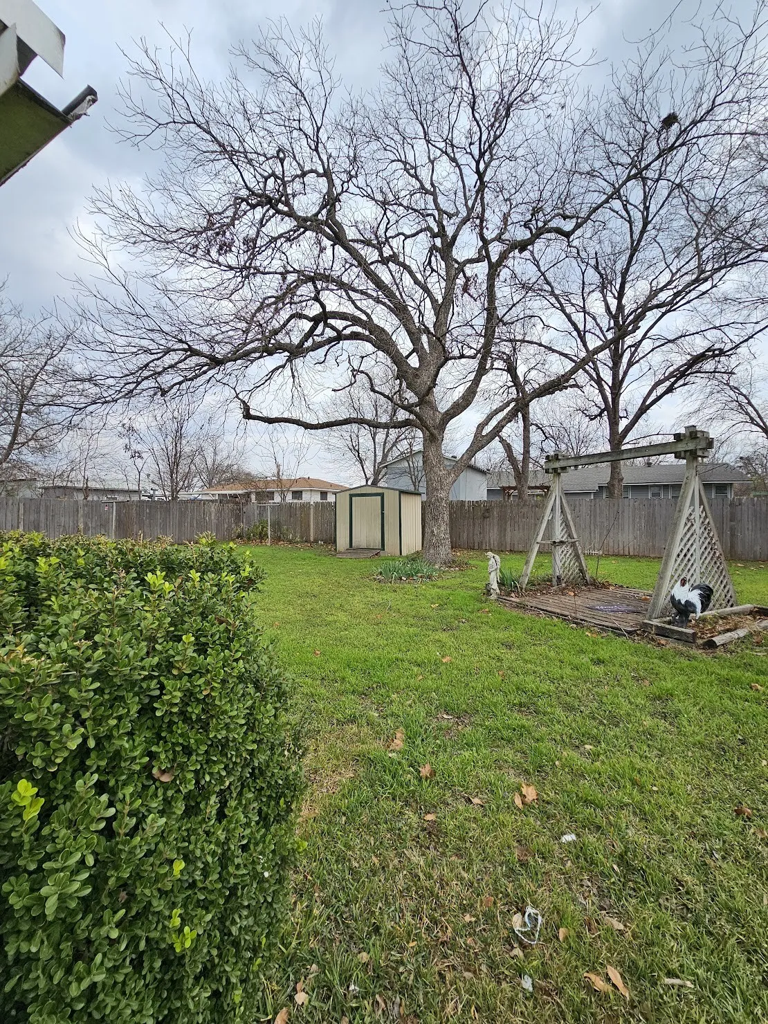 Single Family Residence For Sale in Mc Lennan County , 817 N Lacy Drive, Lacy Lakeview, Texas 76705, 3 Bedroom, 2 Bathroom, Garage spaces, 1,546 Sqft, built in 1959, Preowned, mls#21134520, Real Estate Agent in Lacy Lakeview, Homes For Sale in Mc Lennan county, Homes For Sale in Lacy Lakeview, Realtor in Lacy Lakeview Texas, Real Estate Brokerage Independent Realty Texas, Luminita Cordes Realtor
