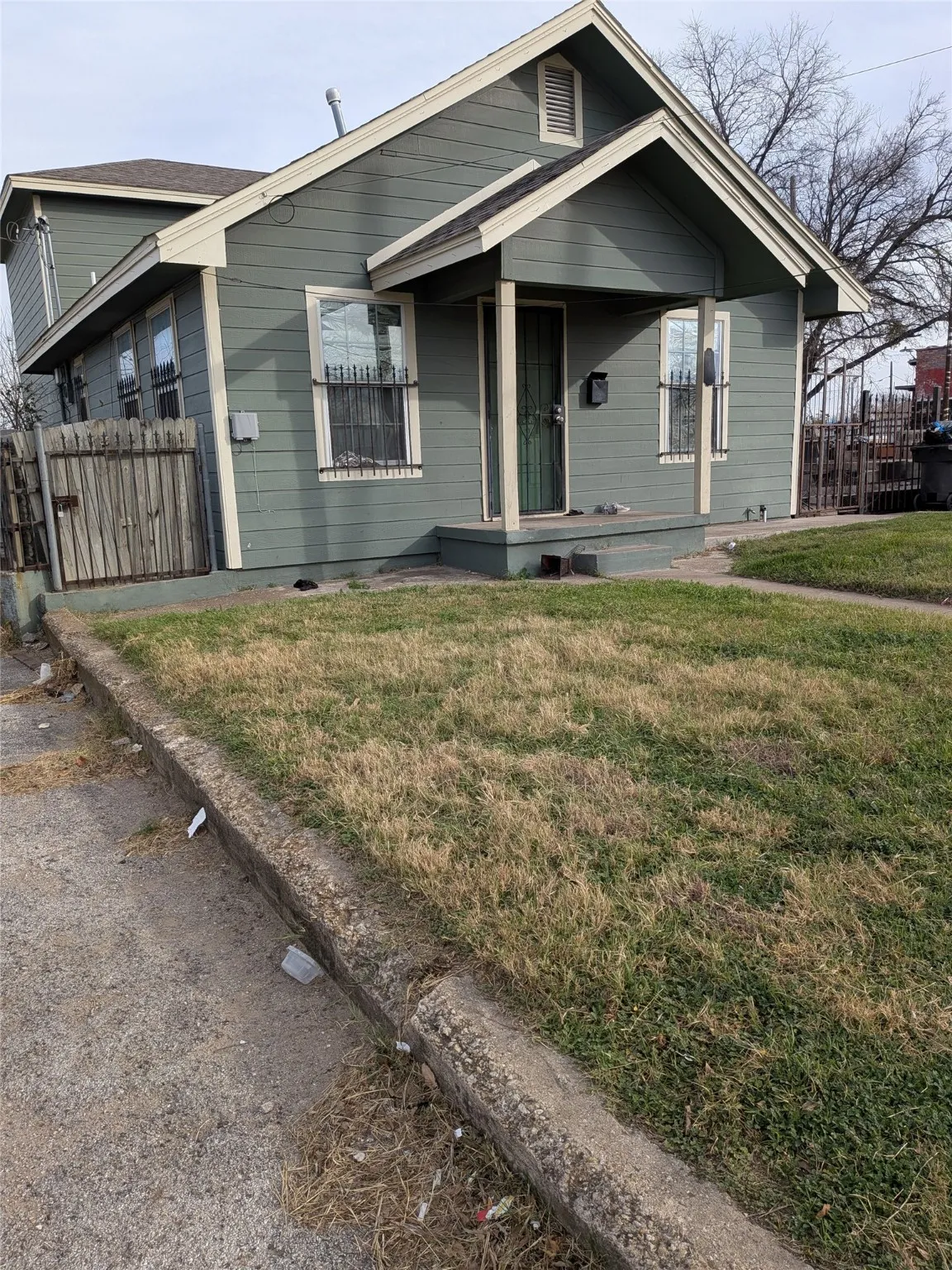 Retail For Sale in Tarrant County , 3120 N Main Street, Fort Worth, Texas 76106, 0, 0, Garage spaces, 0 Sqft, built in 1940, Preowned, Price $1,300,000, mls#21150004, Real Estate Agent in Fort Worth, Homes For Sale in Tarrant county, Homes For Sale in Fort Worth, Realtor in Fort Worth Texas, Real Estate Brokerage Independent Realty Texas, Luminita Cordes Realtor