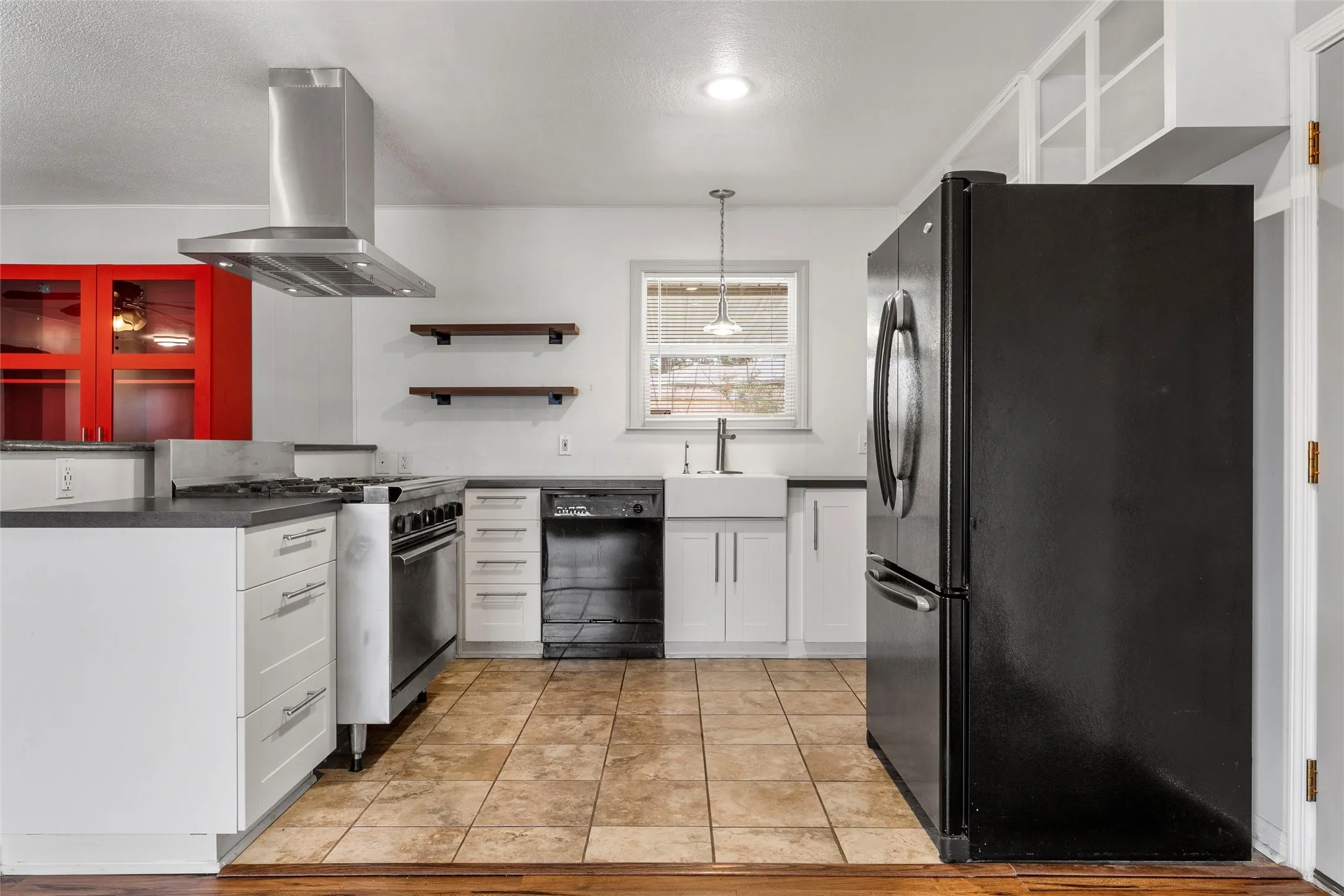 Single Family Residence For Sale in Mc Lennan County , 2208 Lake Forest Drive, Waco, Texas 76708, 3 Bedroom, 2 Bathroom, 2 Garage spaces, 1,560 Sqft, built in 1964, mls#21150468, Real Estate Agent in Waco, Homes For Sale in Mc Lennan county, Homes For Sale in Waco, Realtor in Waco Texas, Real Estate Brokerage Independent Realty Texas, Luminita Cordes Realtor