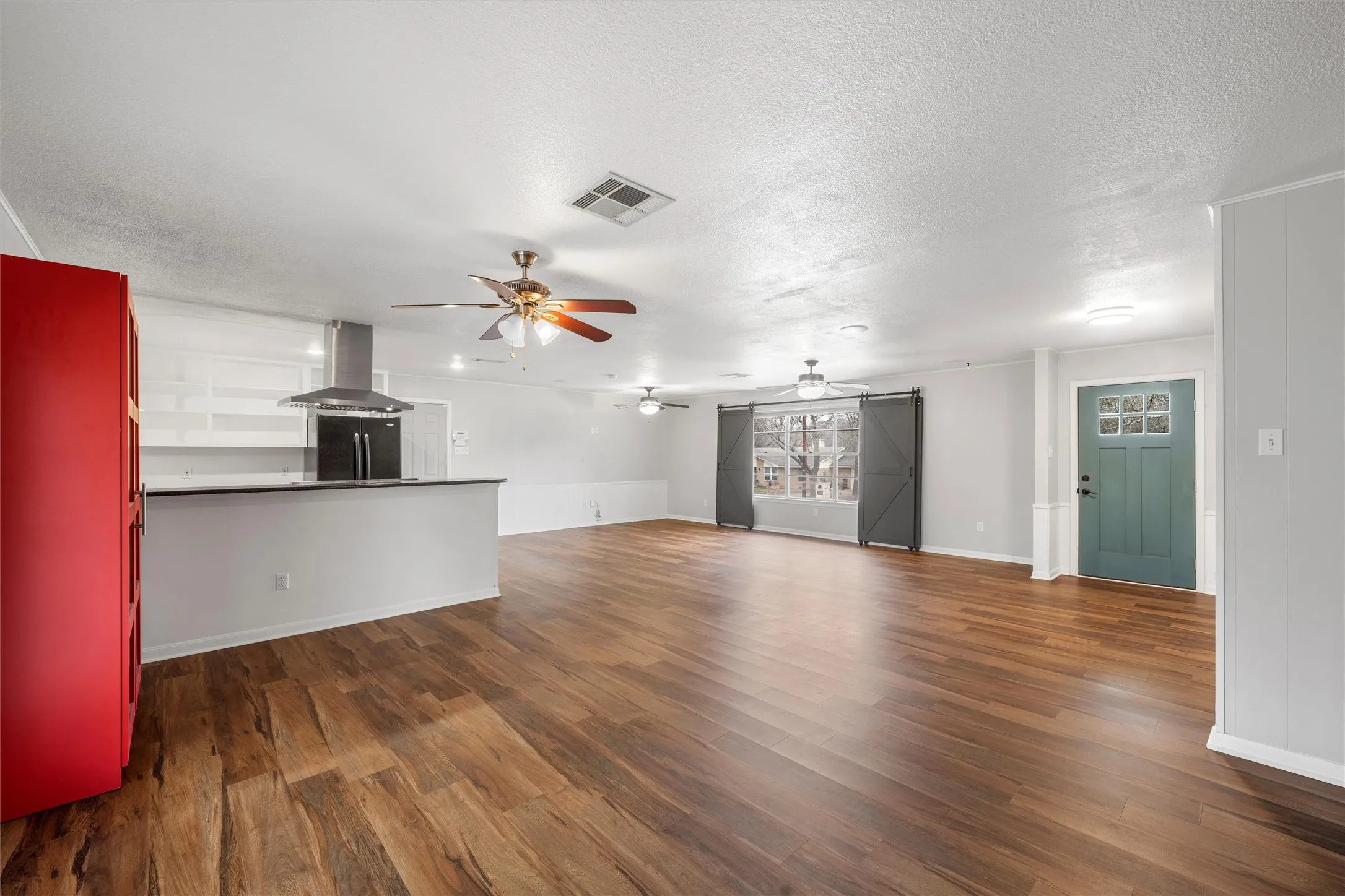 Single Family Residence For Sale in Mc Lennan County , 2208 Lake Forest Drive, Waco, Texas 76708, 3 Bedroom, 2 Bathroom, 2 Garage spaces, 1,560 Sqft, built in 1964, mls#21150468, Real Estate Agent in Waco, Homes For Sale in Mc Lennan county, Homes For Sale in Waco, Realtor in Waco Texas, Real Estate Brokerage Independent Realty Texas, Luminita Cordes Realtor