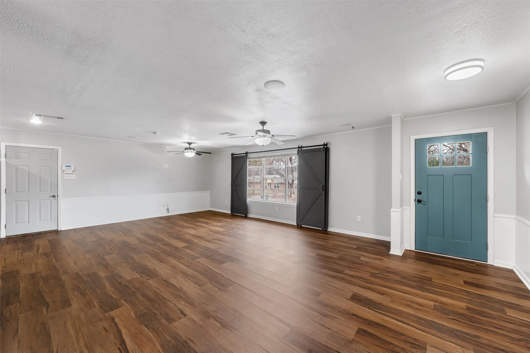 Single Family Residence For Sale in Mc Lennan County , 2208 Lake Forest Drive, Waco, Texas 76708, 3 Bedroom, 2 Bathroom, 2 Garage spaces, 1,560 Sqft, built in 1964, mls#21150468, Real Estate Agent in Waco, Homes For Sale in Mc Lennan county, Homes For Sale in Waco, Realtor in Waco Texas, Real Estate Brokerage Independent Realty Texas, Luminita Cordes Realtor