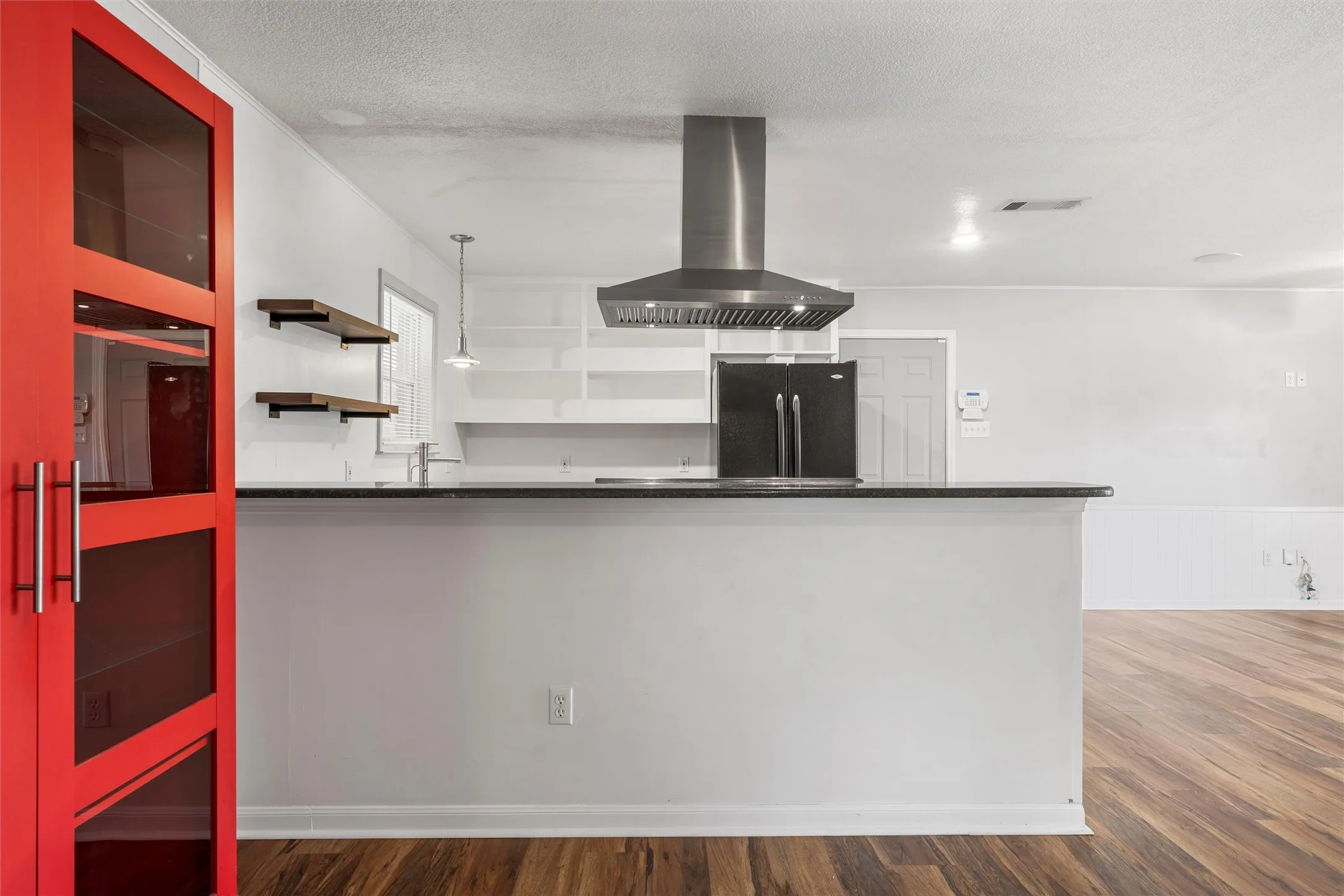 Single Family Residence For Sale in Mc Lennan County , 2208 Lake Forest Drive, Waco, Texas 76708, 3 Bedroom, 2 Bathroom, 2 Garage spaces, 1,560 Sqft, built in 1964, mls#21150468, Real Estate Agent in Waco, Homes For Sale in Mc Lennan county, Homes For Sale in Waco, Realtor in Waco Texas, Real Estate Brokerage Independent Realty Texas, Luminita Cordes Realtor