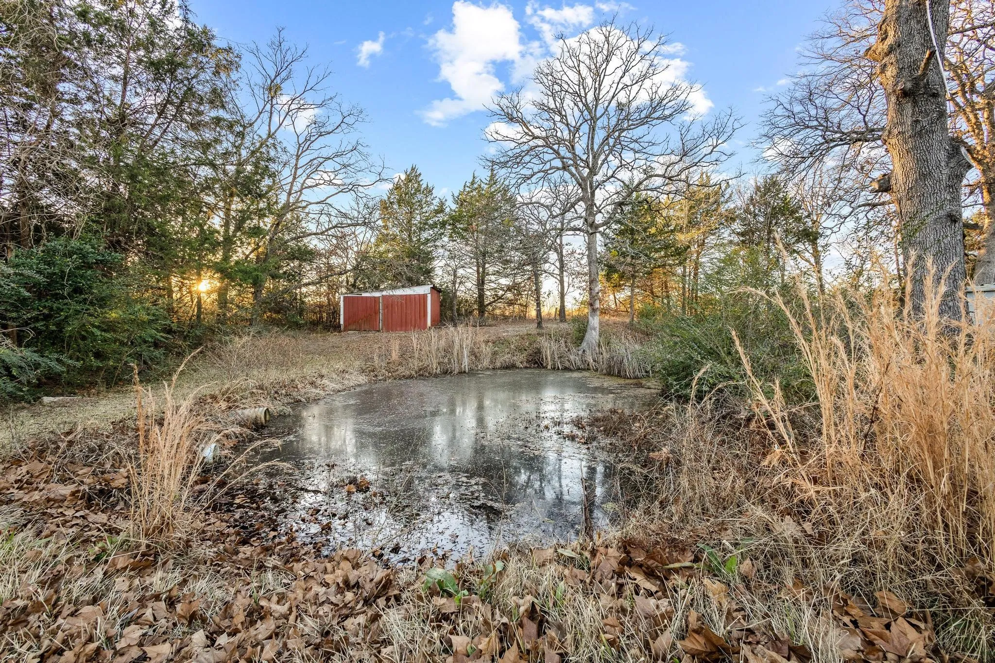 Single Family Residence For Sale in Grayson County , 1701 S Lillis Lane, Denison, Texas 75020, 3 Bedroom, 2 Bathroom, 2 Garage spaces, 2,478 Sqft, built in 1961, Price $299,000, mls#21148447, Real Estate Agent in Denison, Homes For Sale in Grayson county, Homes For Sale in Denison, Realtor in Denison Texas, Real Estate Brokerage Independent Realty Texas, Luminita Cordes Realtor