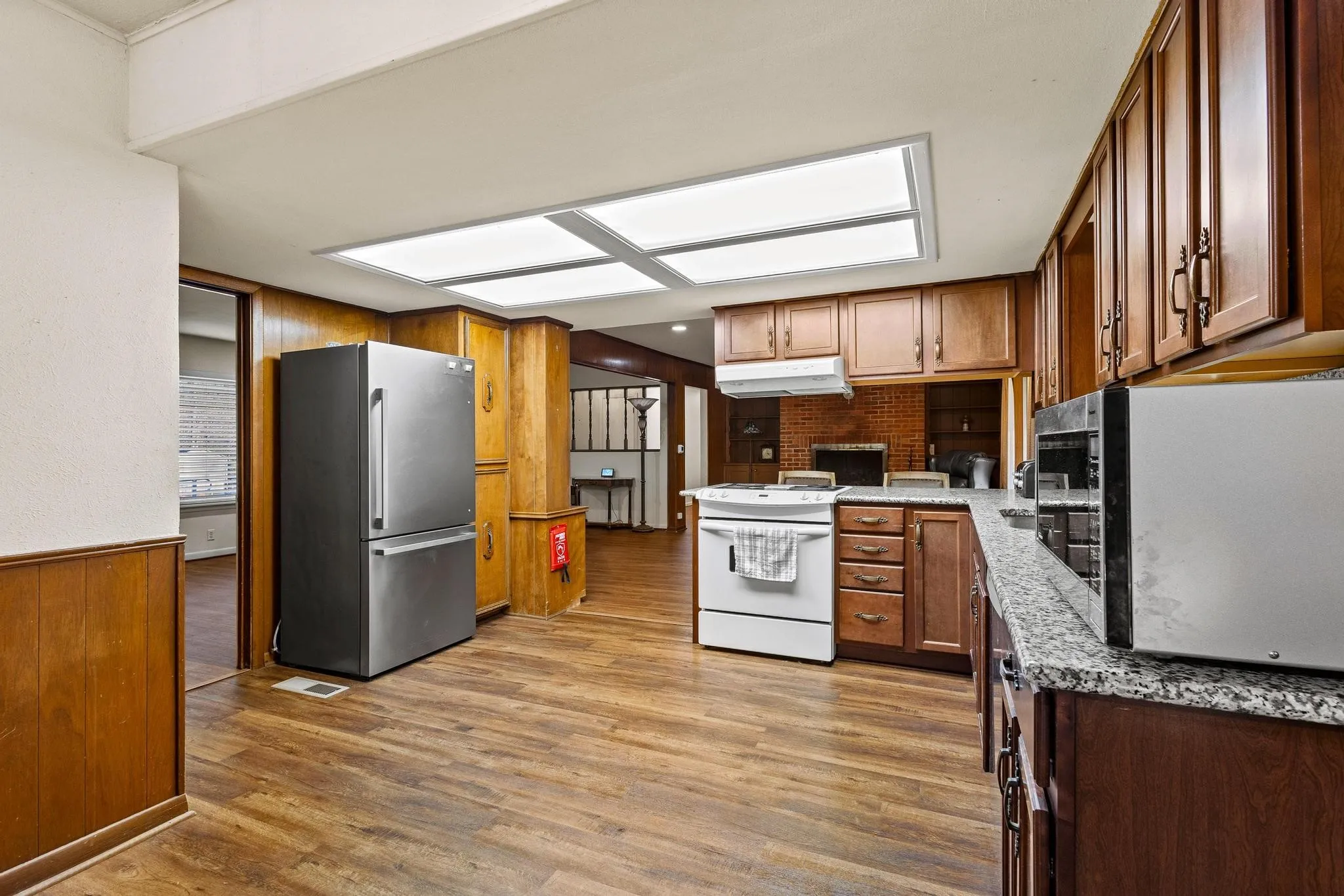 Single Family Residence For Sale in Grayson County , 1701 S Lillis Lane, Denison, Texas 75020, 3 Bedroom, 2 Bathroom, 2 Garage spaces, 2,478 Sqft, built in 1961, Price $299,000, mls#21148447, Real Estate Agent in Denison, Homes For Sale in Grayson county, Homes For Sale in Denison, Realtor in Denison Texas, Real Estate Brokerage Independent Realty Texas, Luminita Cordes Realtor