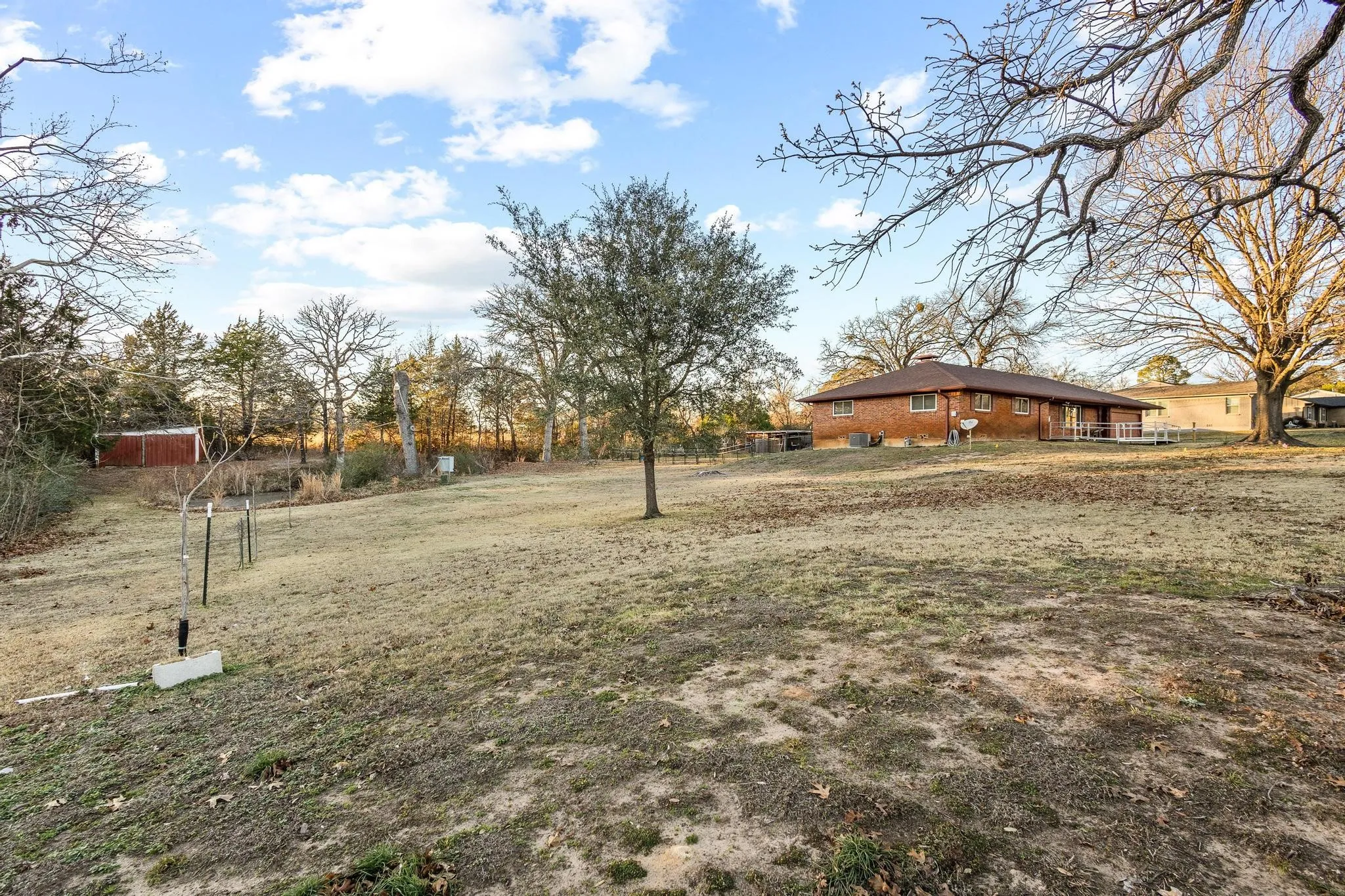 Single Family Residence For Sale in Grayson County , 1701 S Lillis Lane, Denison, Texas 75020, 3 Bedroom, 2 Bathroom, 2 Garage spaces, 2,478 Sqft, built in 1961, Price $299,000, mls#21148447, Real Estate Agent in Denison, Homes For Sale in Grayson county, Homes For Sale in Denison, Realtor in Denison Texas, Real Estate Brokerage Independent Realty Texas, Luminita Cordes Realtor