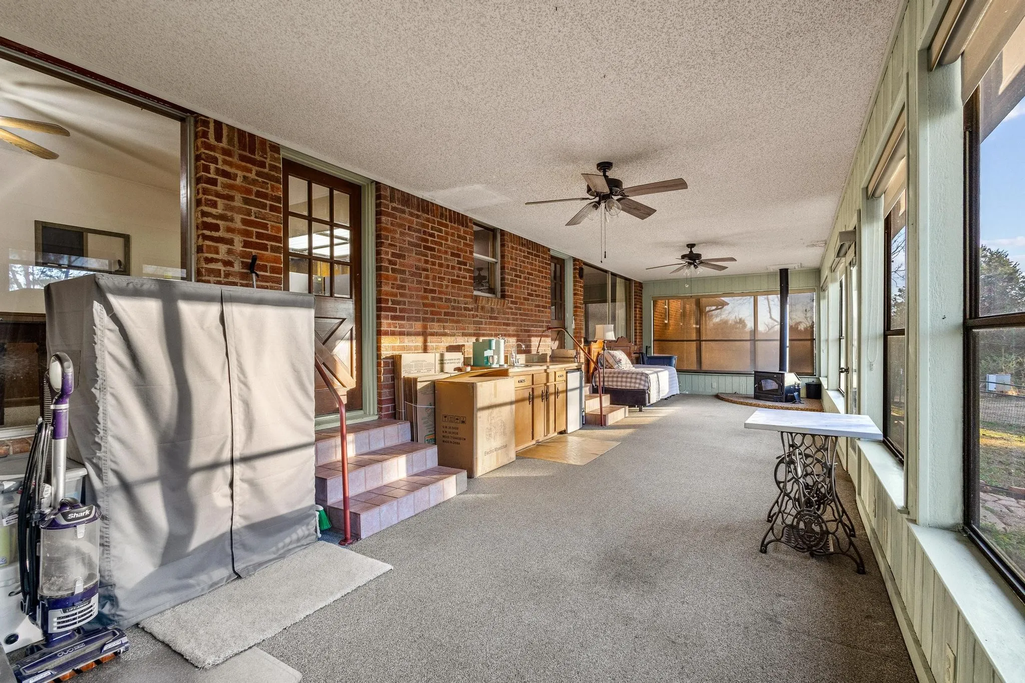 Single Family Residence For Sale in Grayson County , 1701 S Lillis Lane, Denison, Texas 75020, 3 Bedroom, 2 Bathroom, 2 Garage spaces, 2,478 Sqft, built in 1961, Price $299,000, mls#21148447, Real Estate Agent in Denison, Homes For Sale in Grayson county, Homes For Sale in Denison, Realtor in Denison Texas, Real Estate Brokerage Independent Realty Texas, Luminita Cordes Realtor