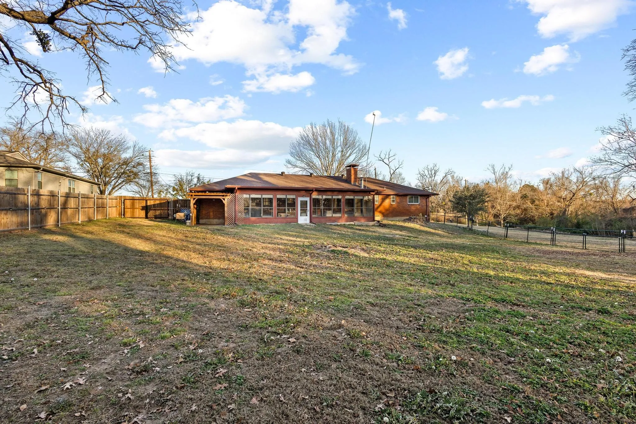 Single Family Residence For Sale in Grayson County , 1701 S Lillis Lane, Denison, Texas 75020, 3 Bedroom, 2 Bathroom, 2 Garage spaces, 2,478 Sqft, built in 1961, Price $299,000, mls#21148447, Real Estate Agent in Denison, Homes For Sale in Grayson county, Homes For Sale in Denison, Realtor in Denison Texas, Real Estate Brokerage Independent Realty Texas, Luminita Cordes Realtor